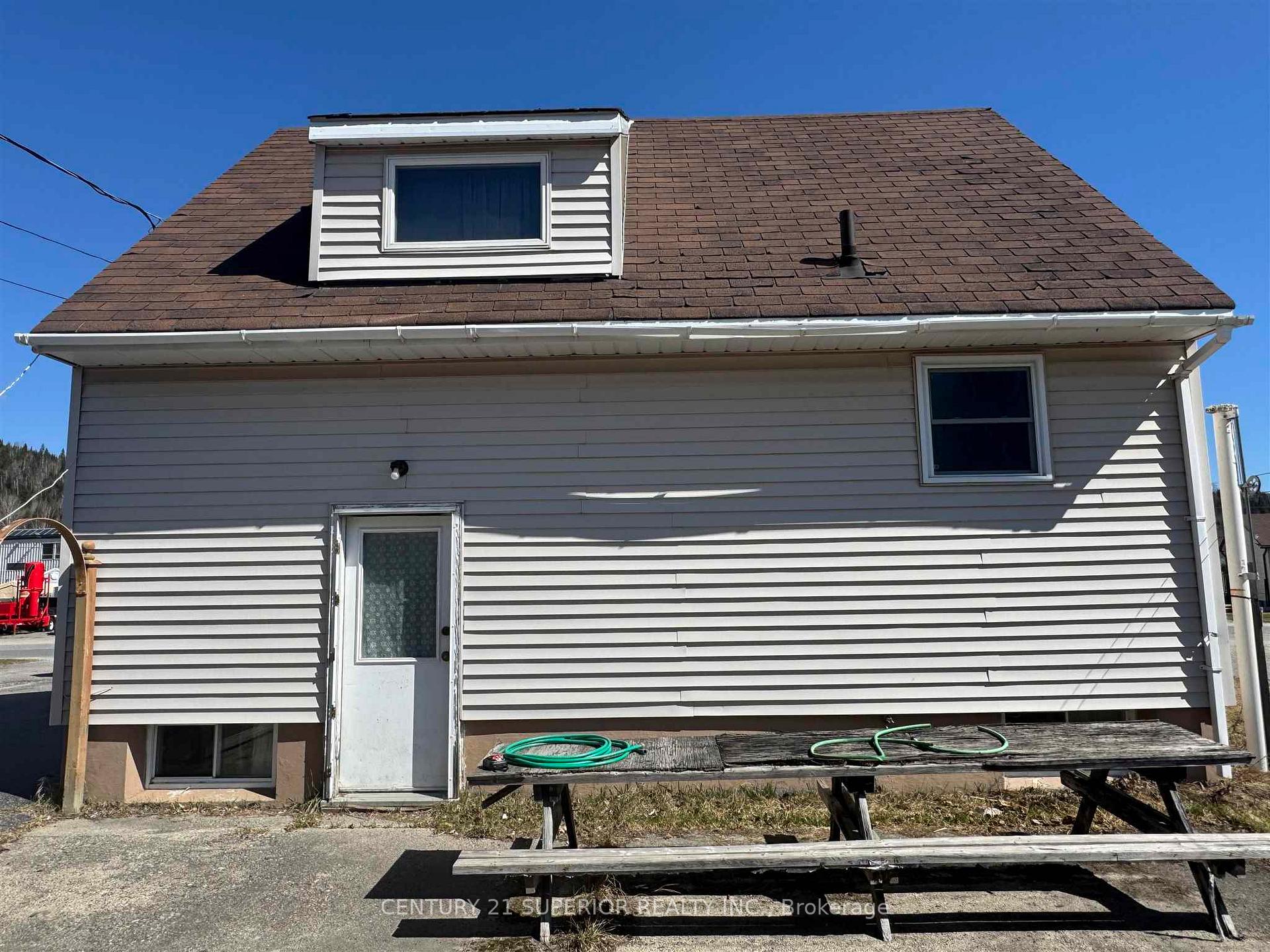 Photo 2 of 12 Redwing Ave, Manitouwadge — HOMEH