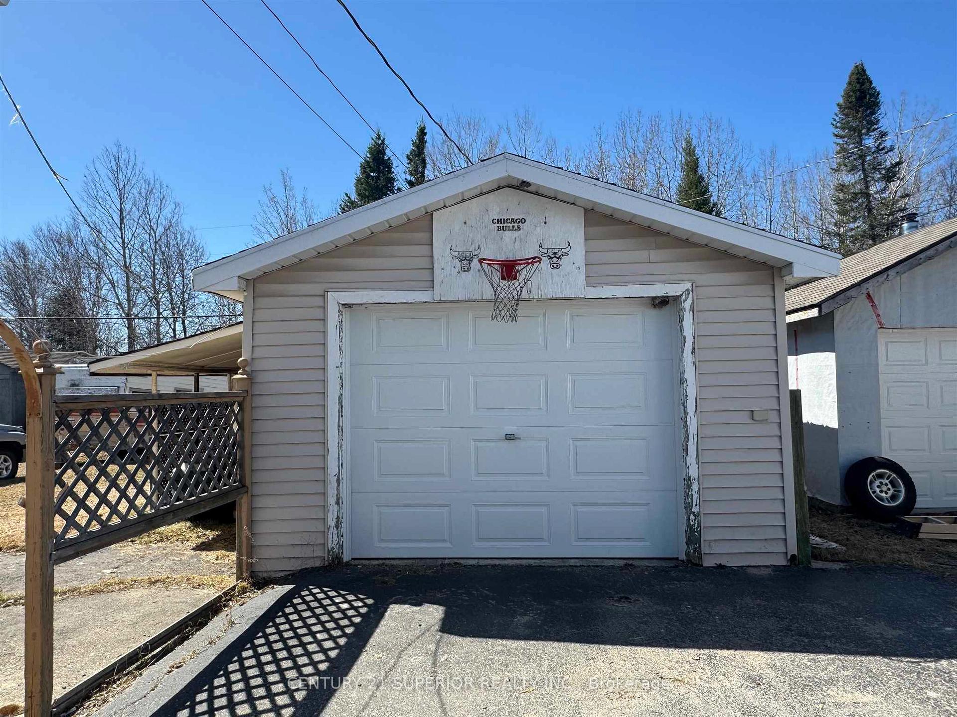 Photo 3 of 12 Redwing Ave, Manitouwadge — HOMEH