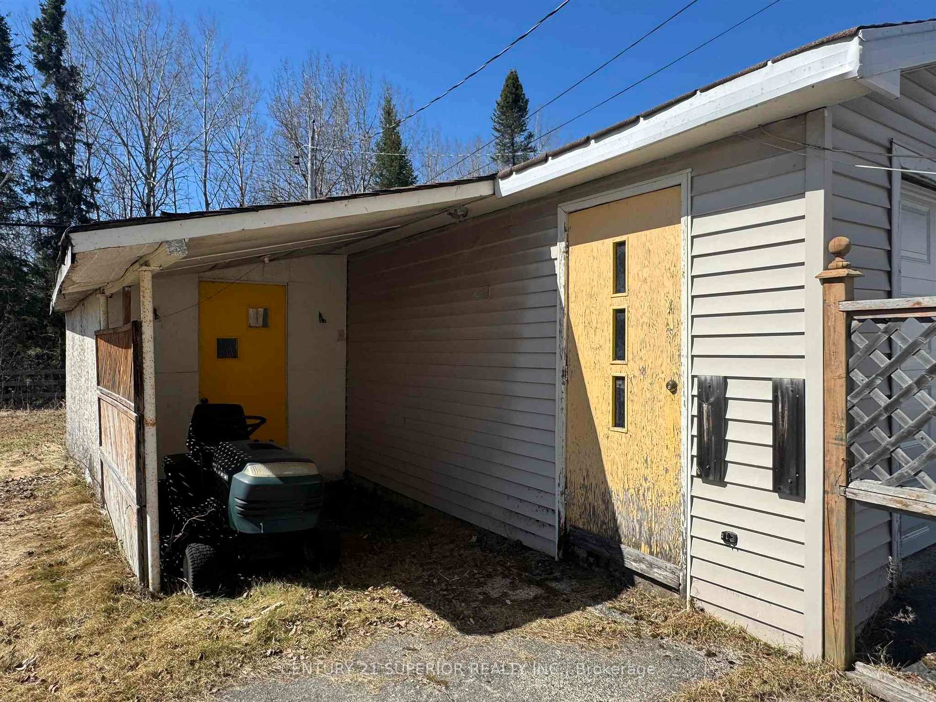 Photo 32 of 12 Redwing Ave, Manitouwadge — HOMEH