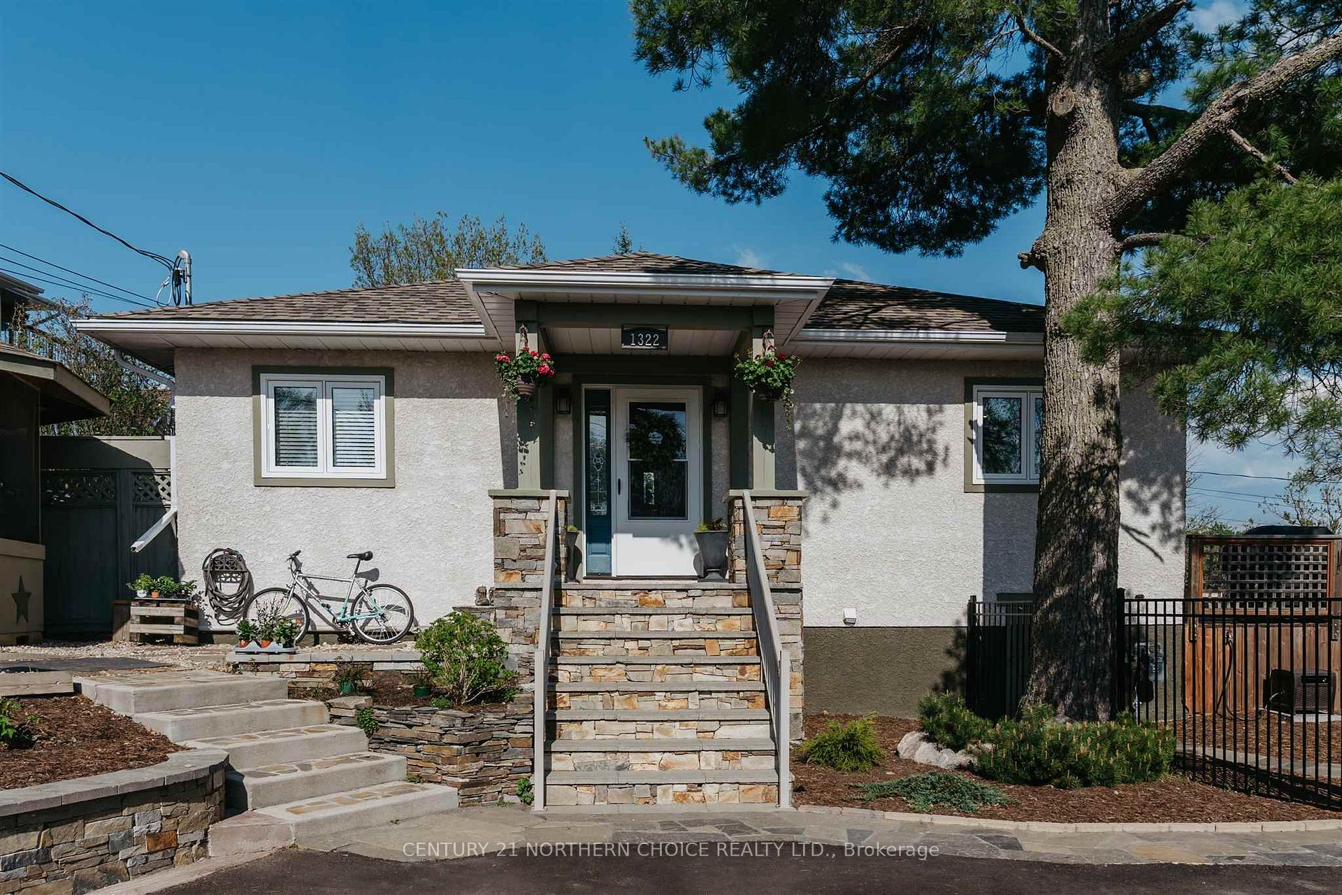 Photo 2 of 1322 Beach Road, Kenora, Keewatin — HOMEH