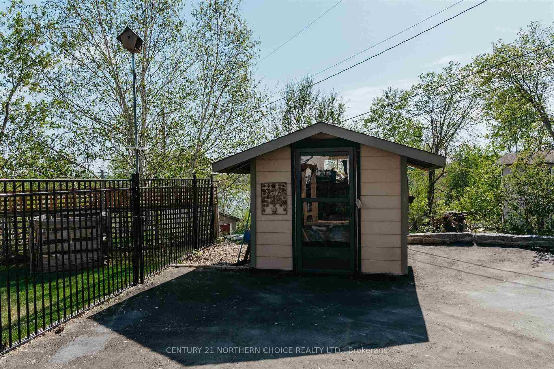 Photo 5 of 1322 Beach Road, Kenora, Keewatin — HOMEH