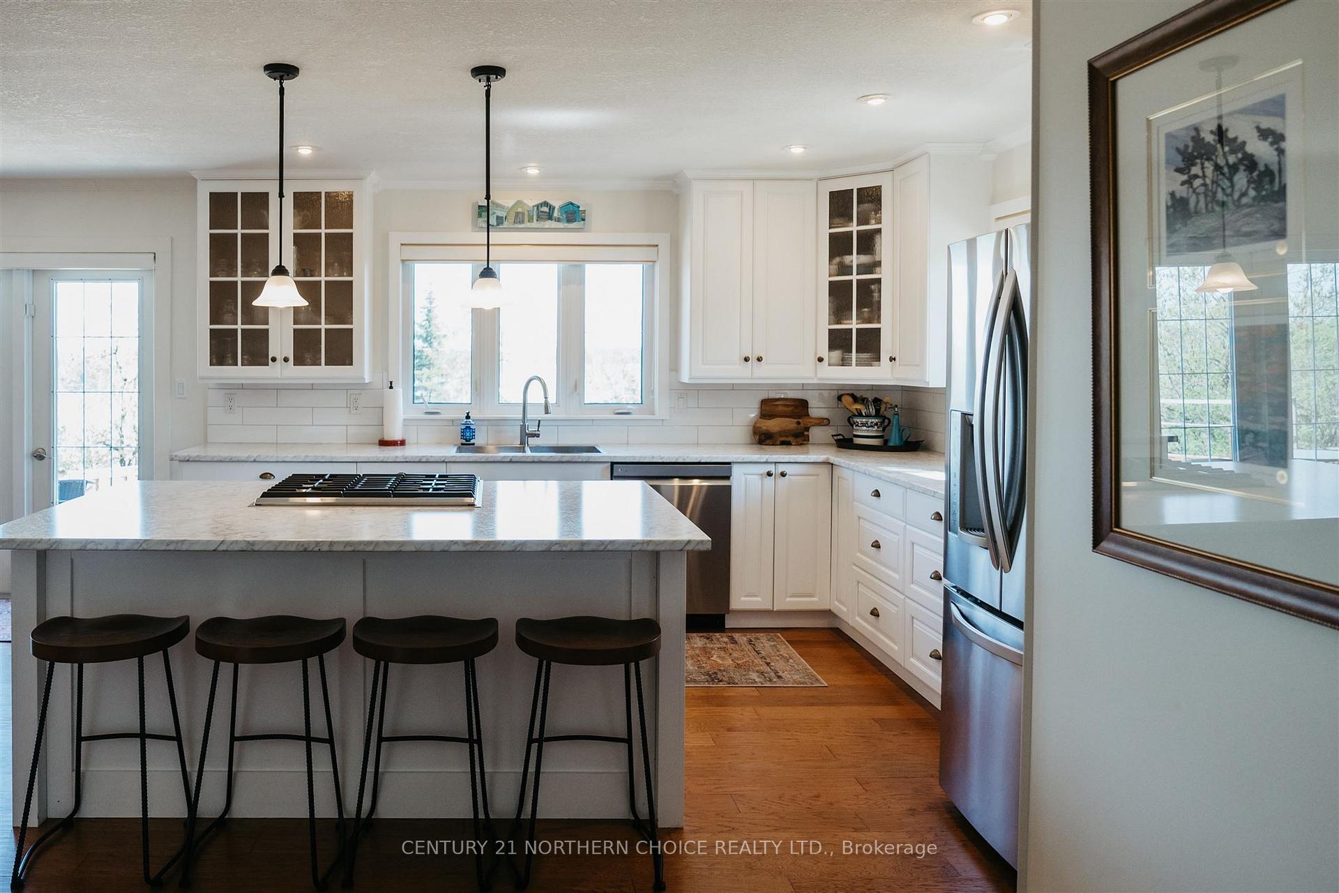 Photo 12 of 1322 Beach Road, Kenora, Keewatin — HOMEH
