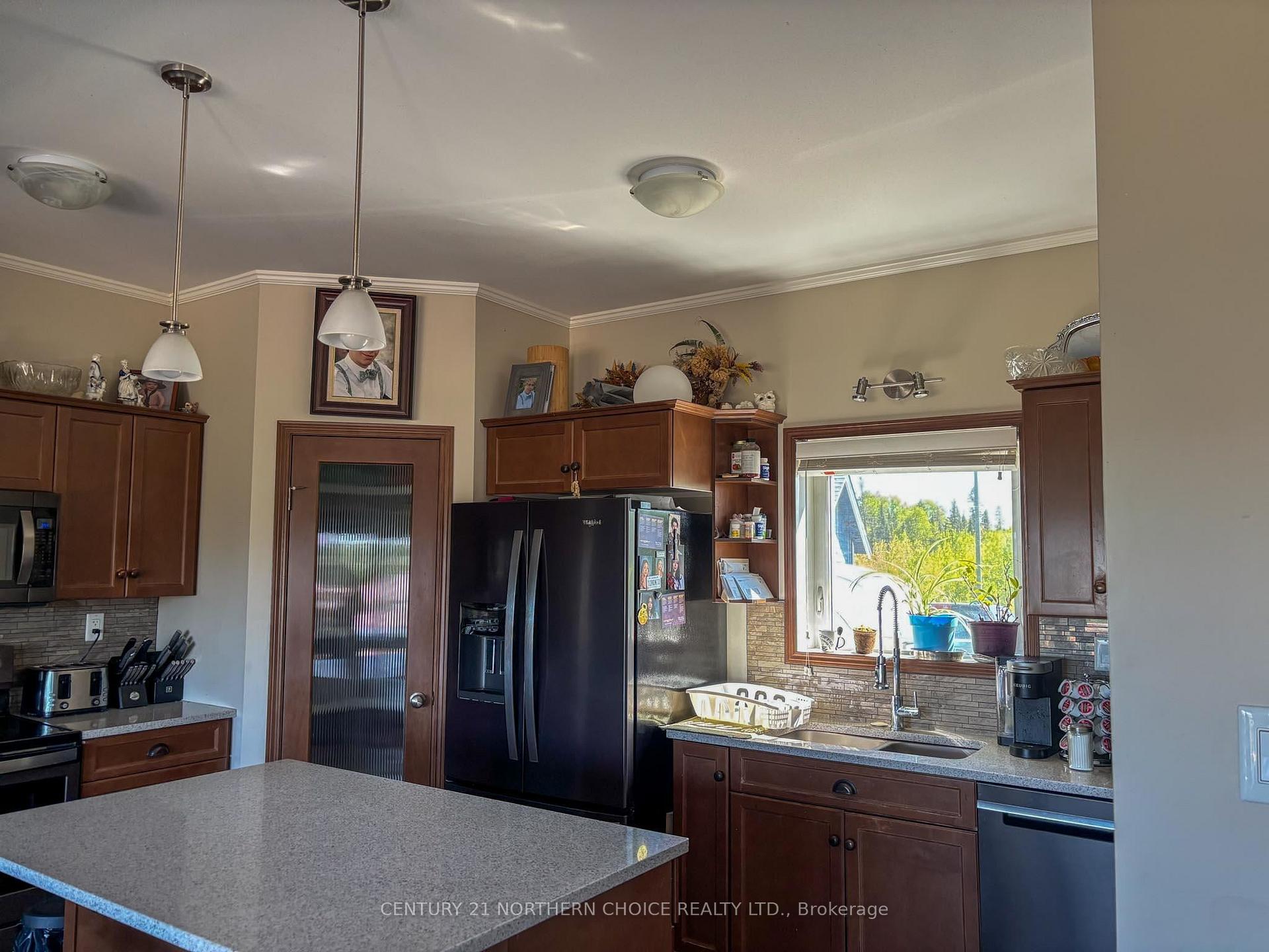 Photo 27 of 4 Lougheed Drive, Kenora, Keewatin North — HOMEH
