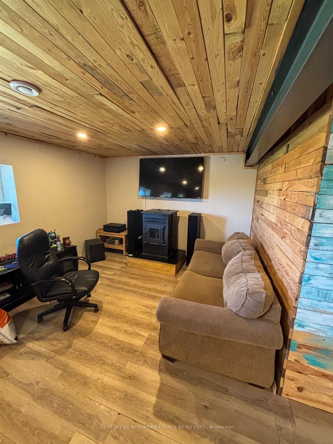 Photo 33 of 4 Lougheed Drive, Kenora, Keewatin North — HOMEH