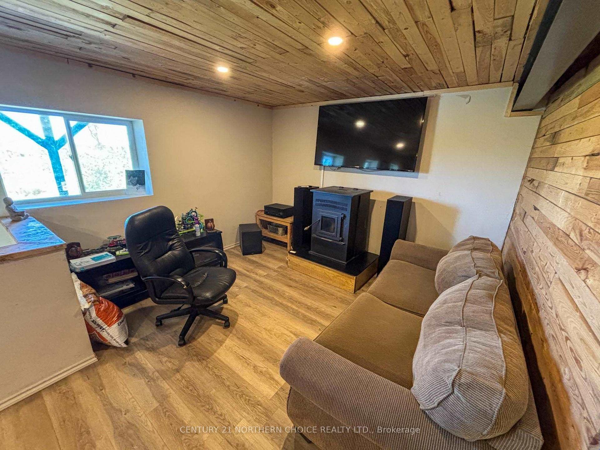 Photo 34 of 4 Lougheed Drive, Kenora, Keewatin North — HOMEH