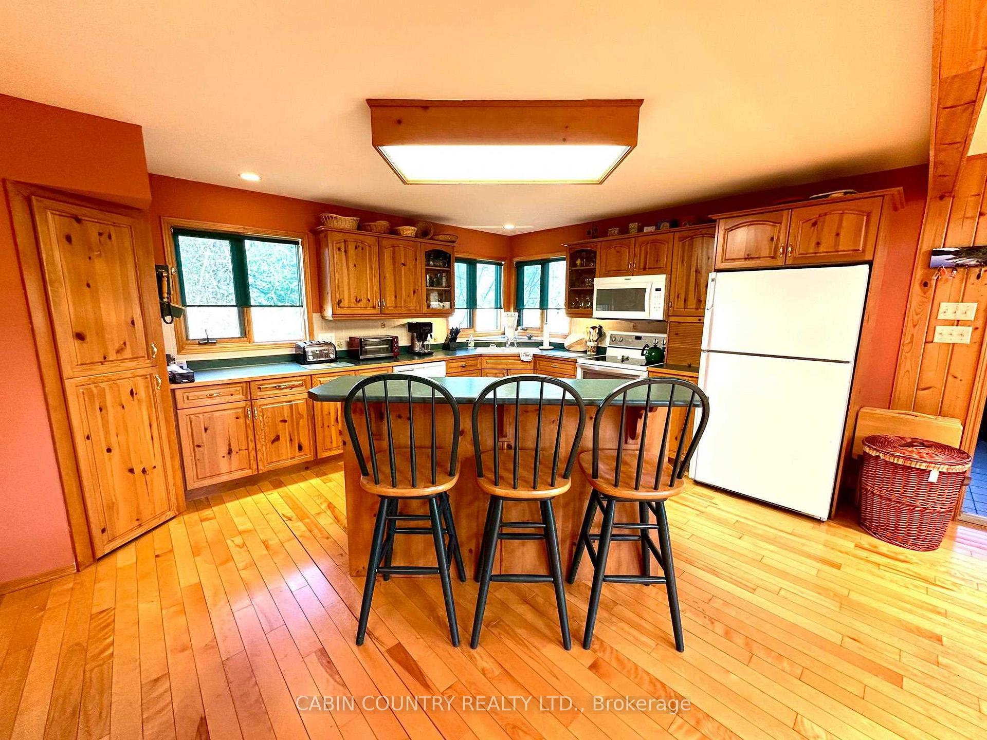 Photo 11 of 331 Worona Road, Kenora, Redditt Road East — HOMEH