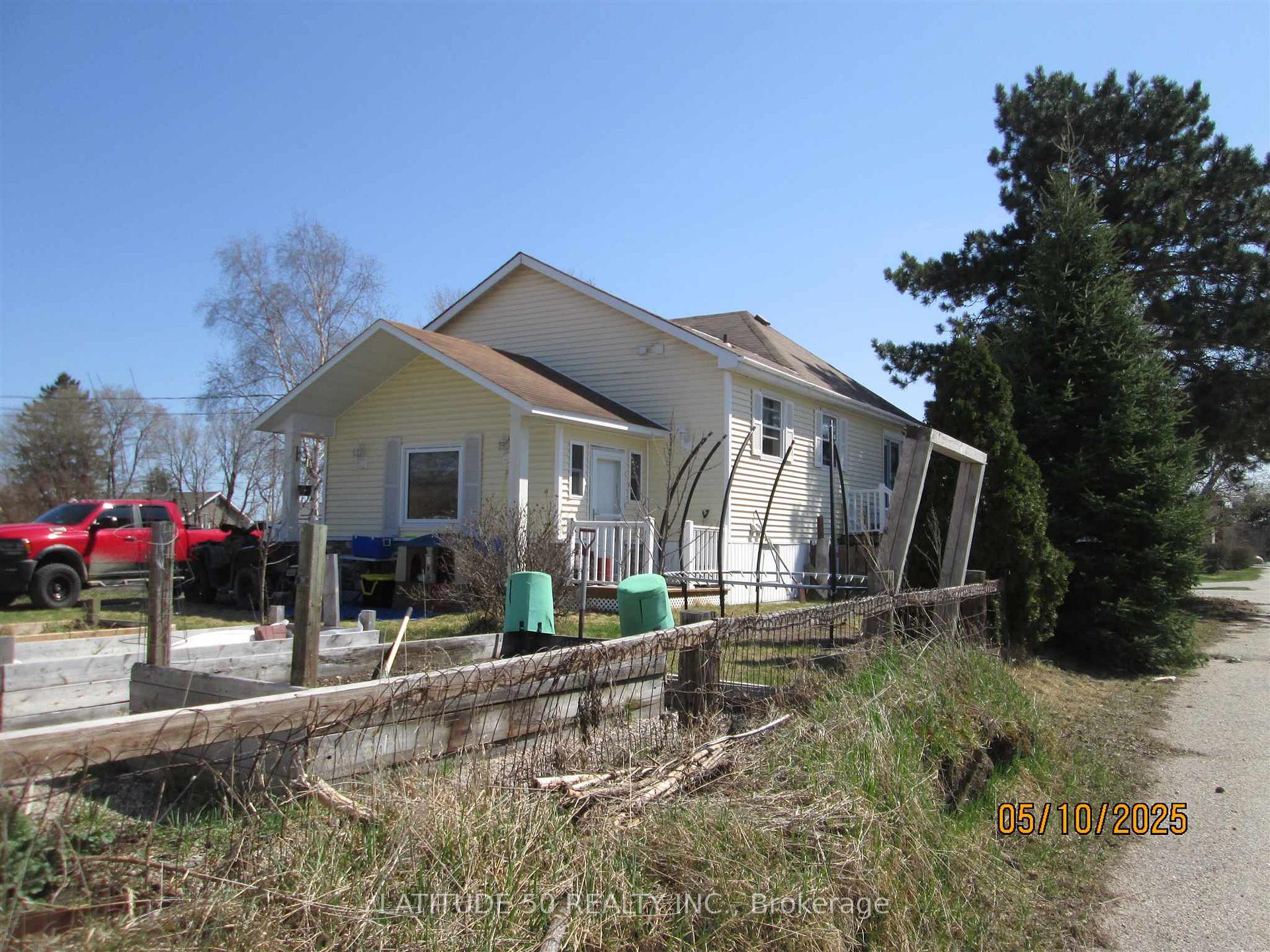 Photo 3 of 201 Garden Street, Ignace — HOMEH