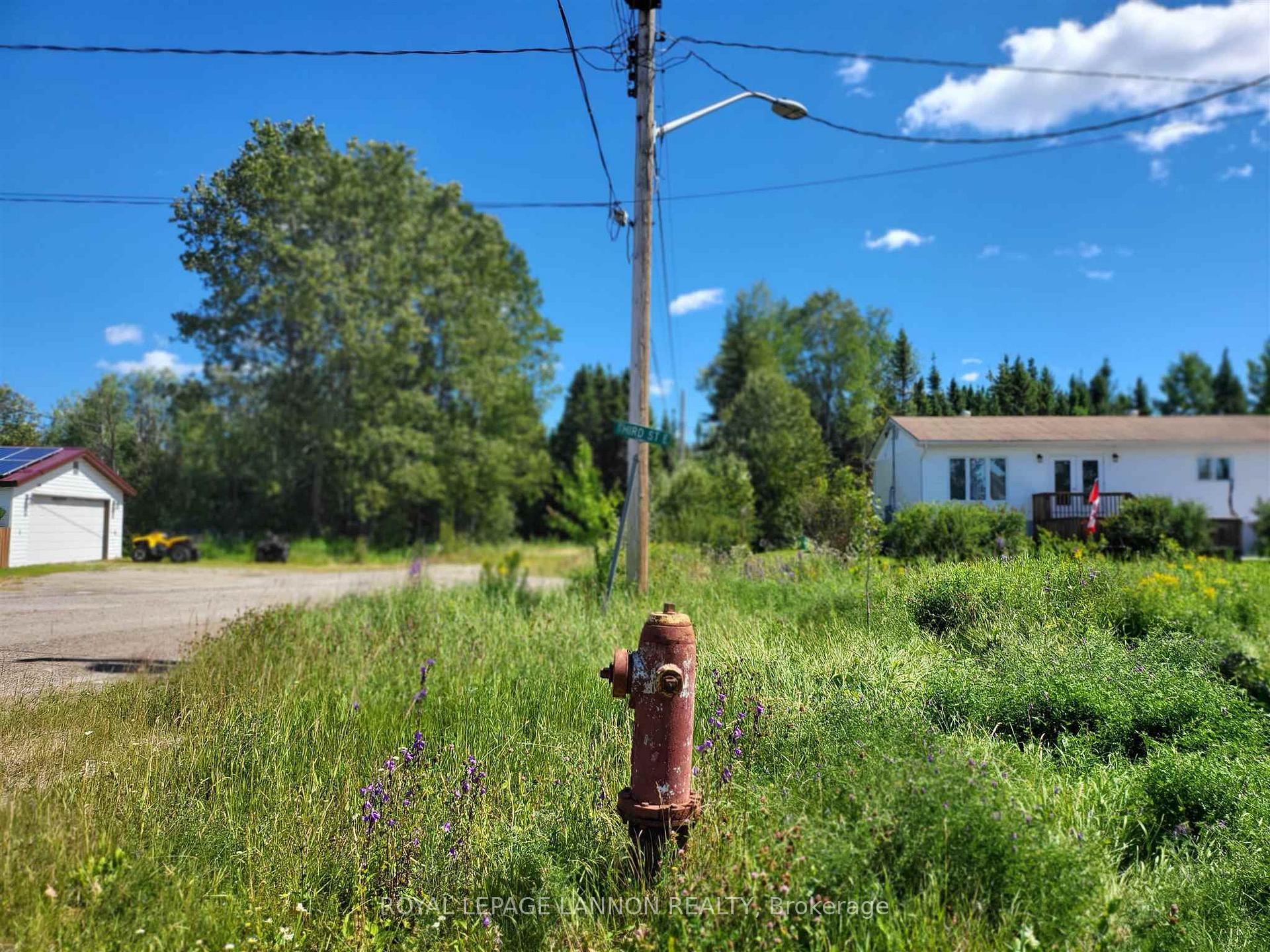 Photo 2 of 3RD Avenue, Greenstone — HOMEH