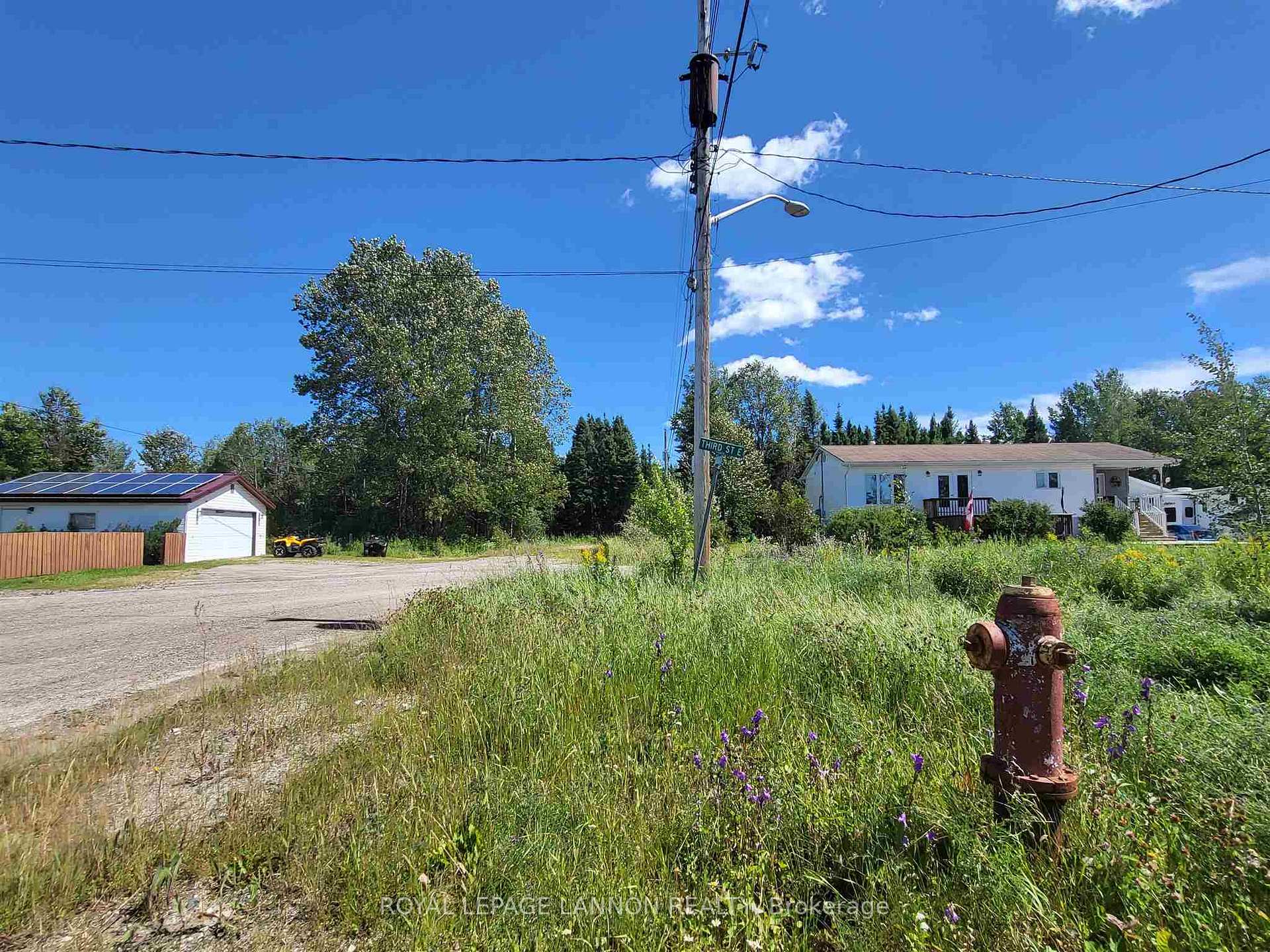 Photo 5 of 3RD Avenue, Greenstone — HOMEH