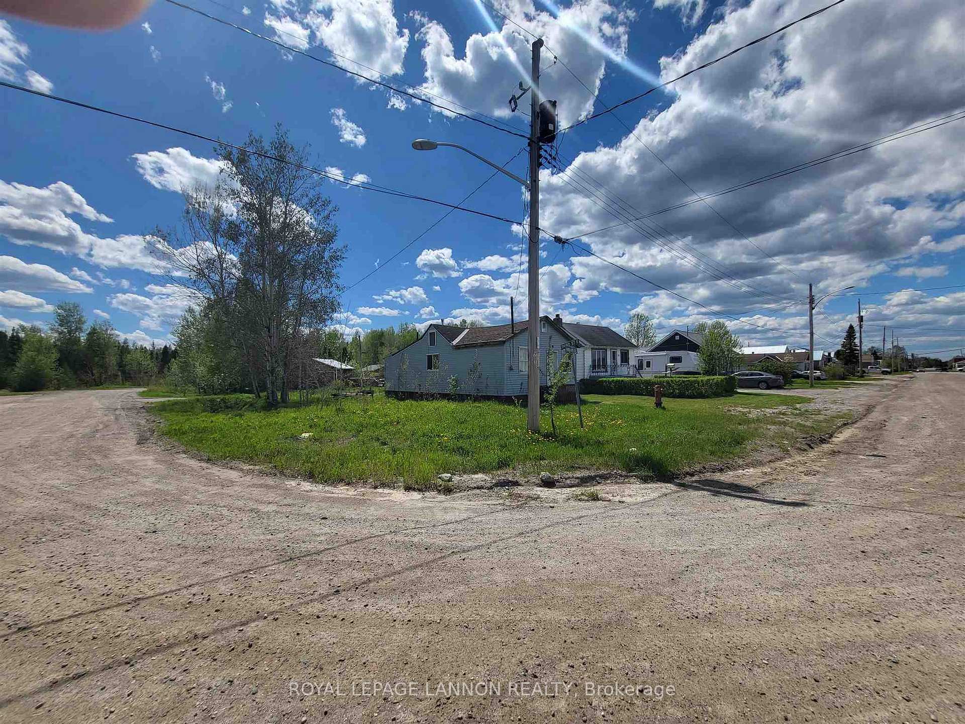 Photo 8 of 3RD Avenue, Greenstone — HOMEH