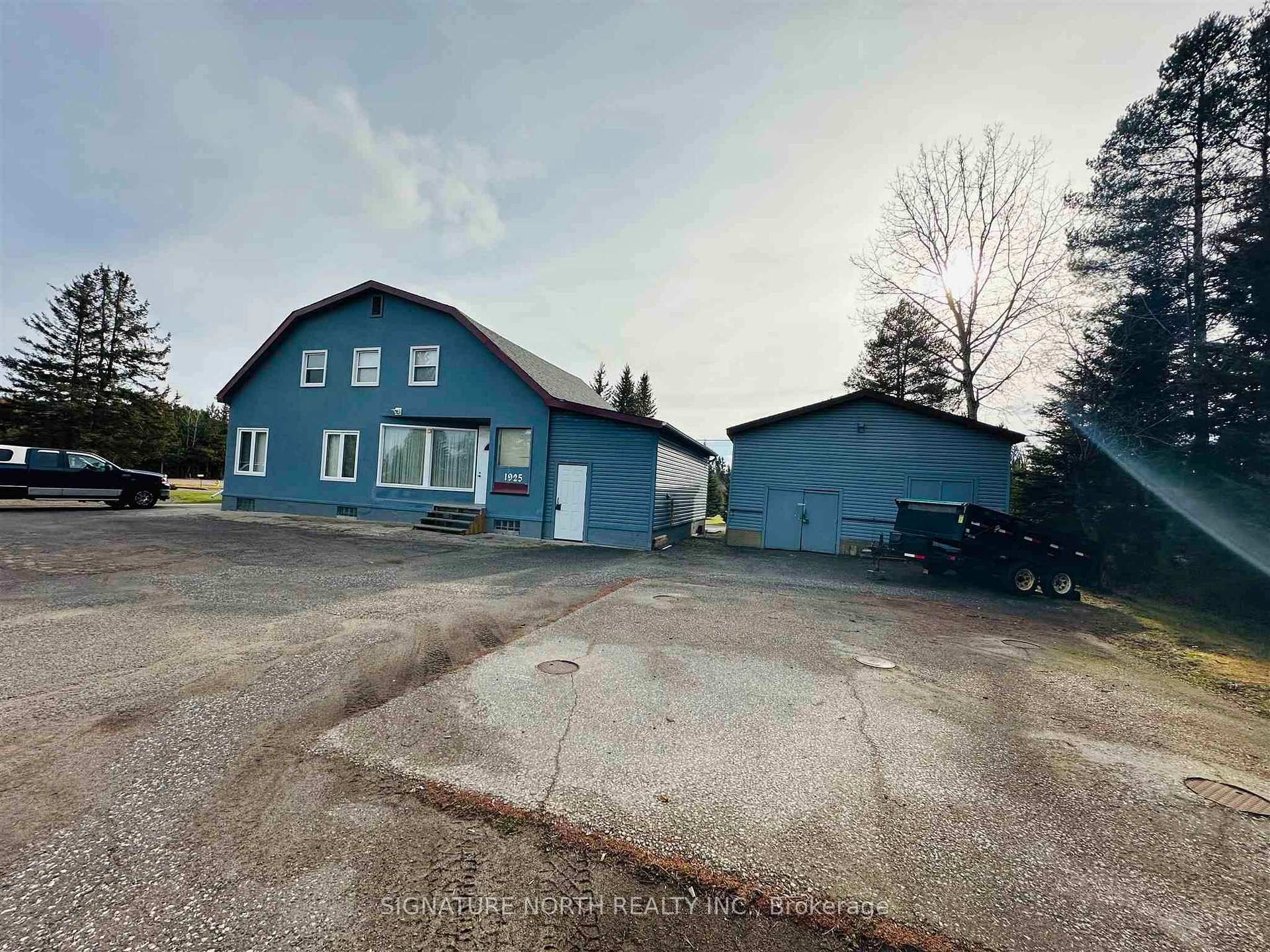 Photo 2 of 1925 Arthur Street W, Thunder Bay, Rosslyn Road — HOMEH
