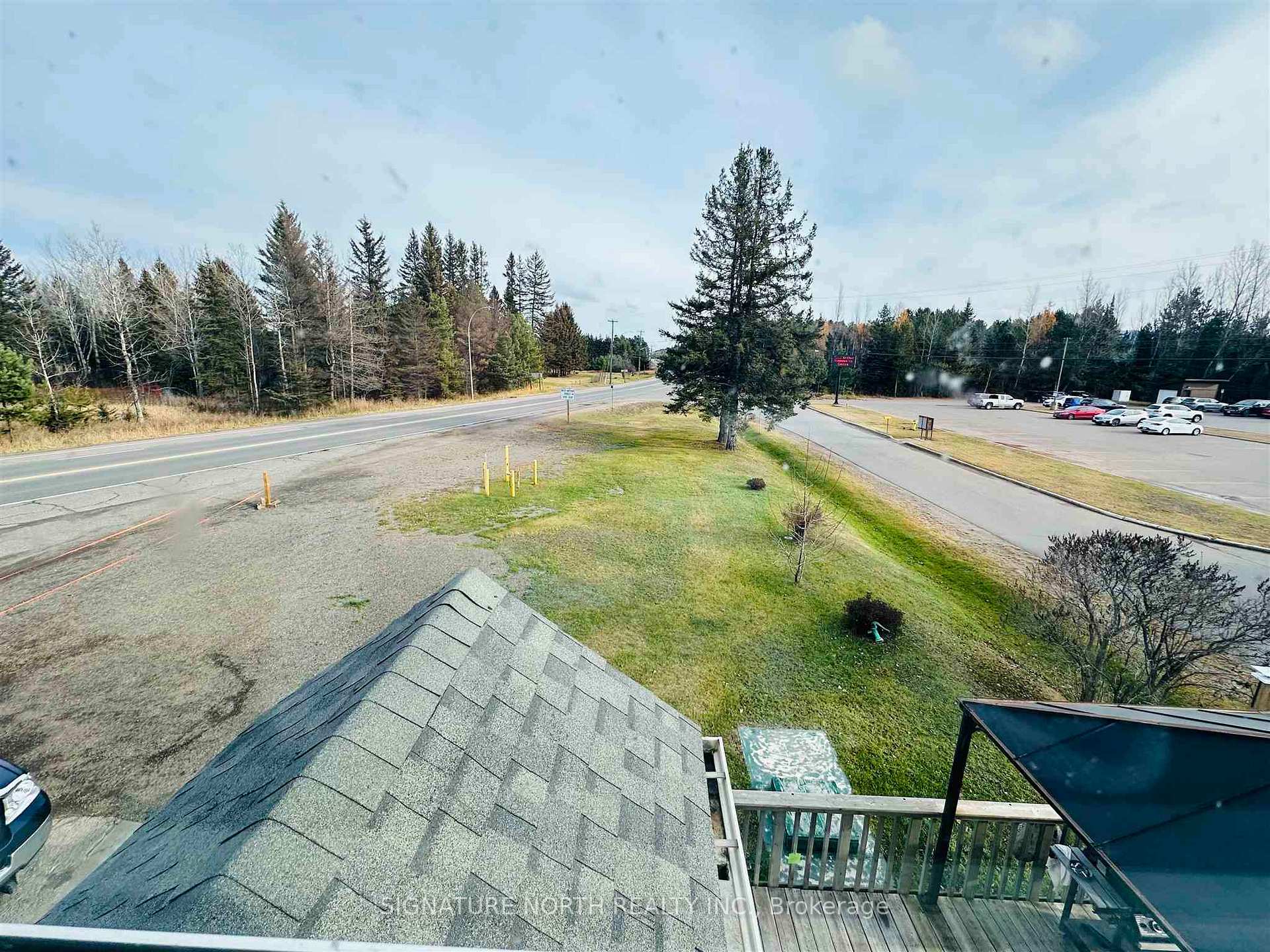 Photo 10 of 1925 Arthur Street W, Thunder Bay, Rosslyn Road — HOMEH