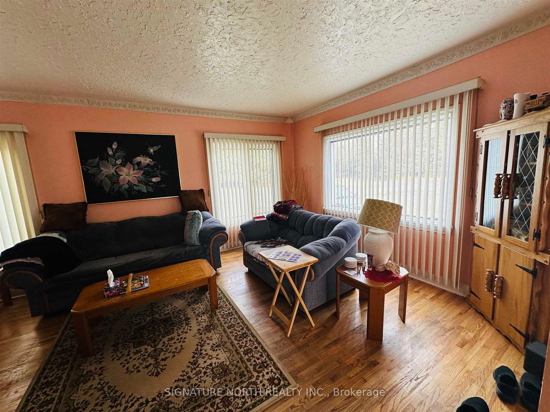 Photo 17 of 1925 Arthur Street W, Thunder Bay, Rosslyn Road — HOMEH