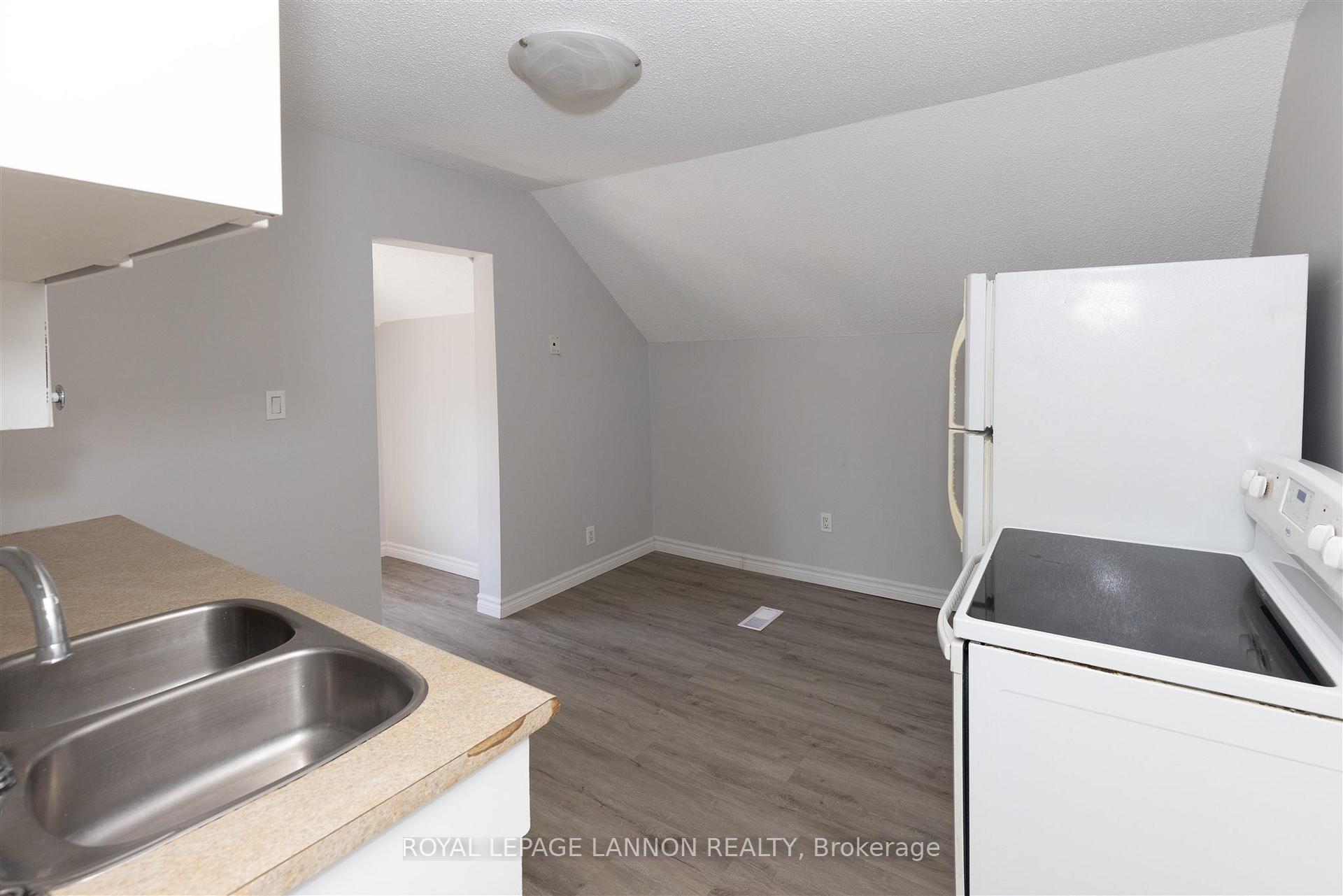 Photo 11 of 401 May Street N, Thunder Bay, McKeller Park — HOMEH