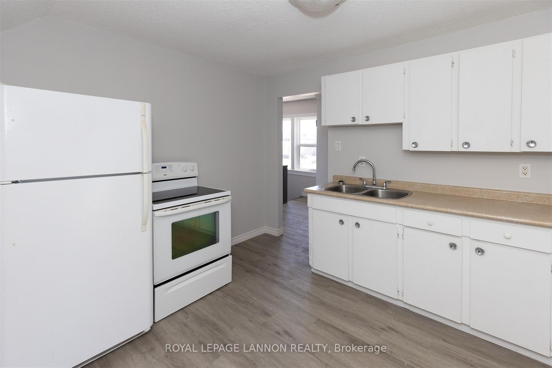 Photo 12 of 401 May Street N, Thunder Bay, McKeller Park — HOMEH