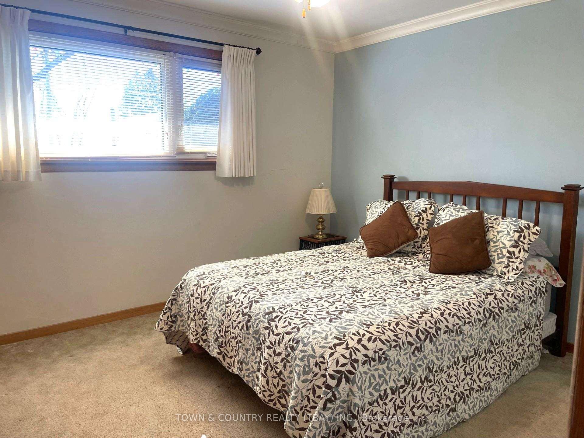 Photo 8 of 88 Strathcona Avenue, Thunder Bay, Current River — HOMEH