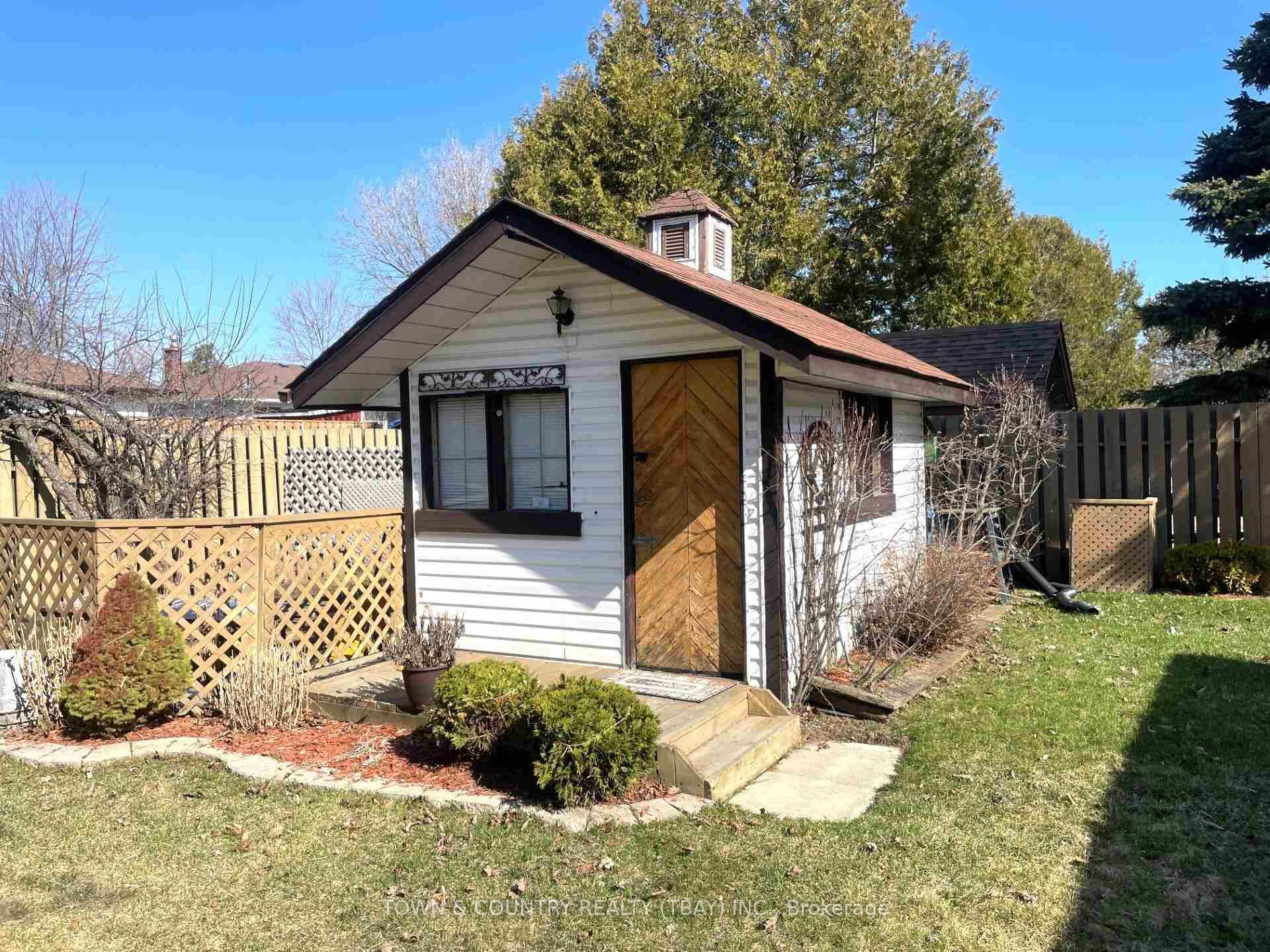Photo 11 of 88 Strathcona Avenue, Thunder Bay, Current River — HOMEH