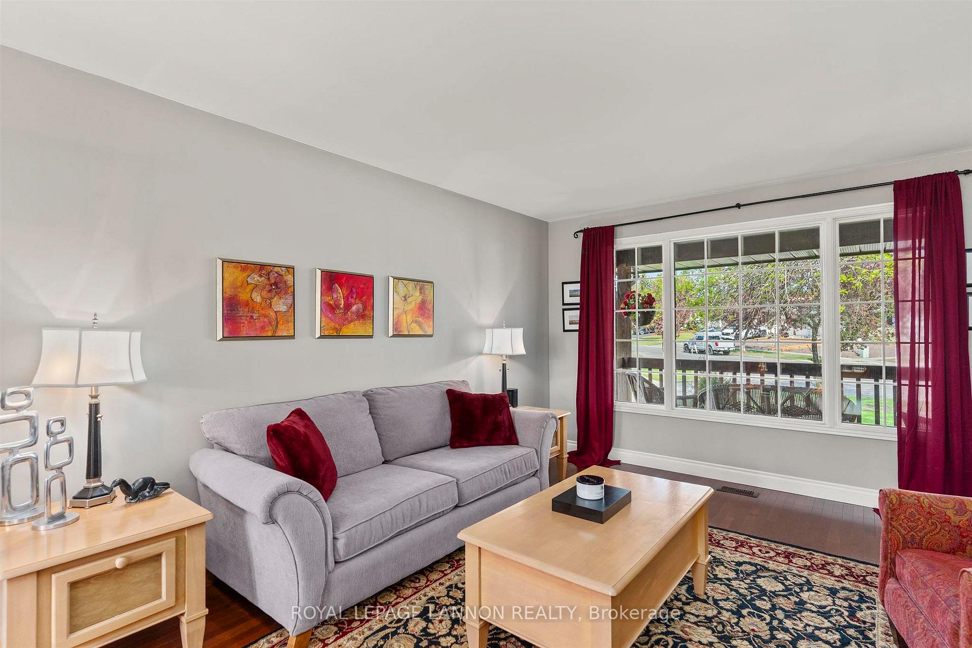 Photo 2 of 146 Iris Crescent, Thunder Bay, Dawson Heights — HOMEH