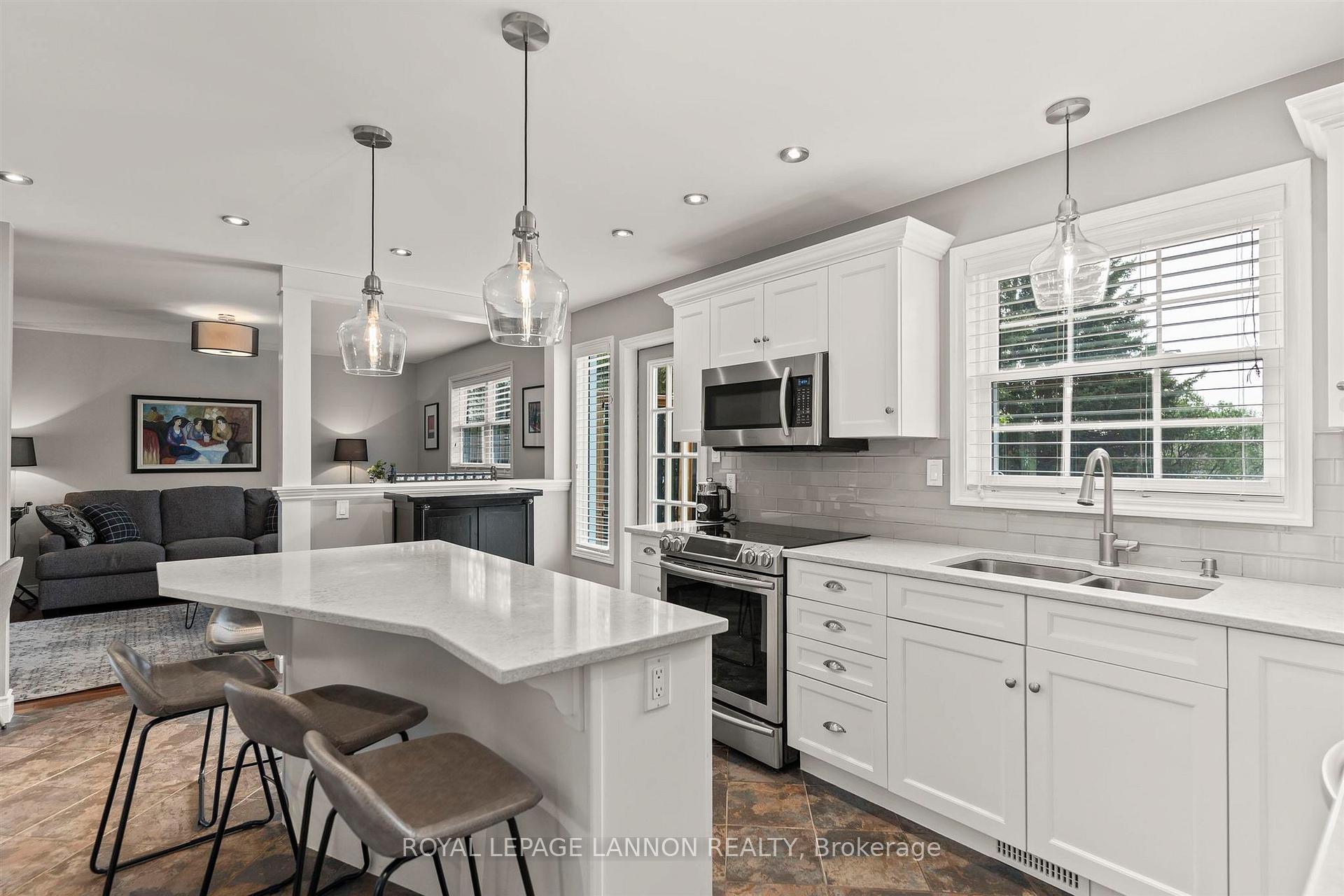 Photo 6 of 146 Iris Crescent, Thunder Bay, Dawson Heights — HOMEH