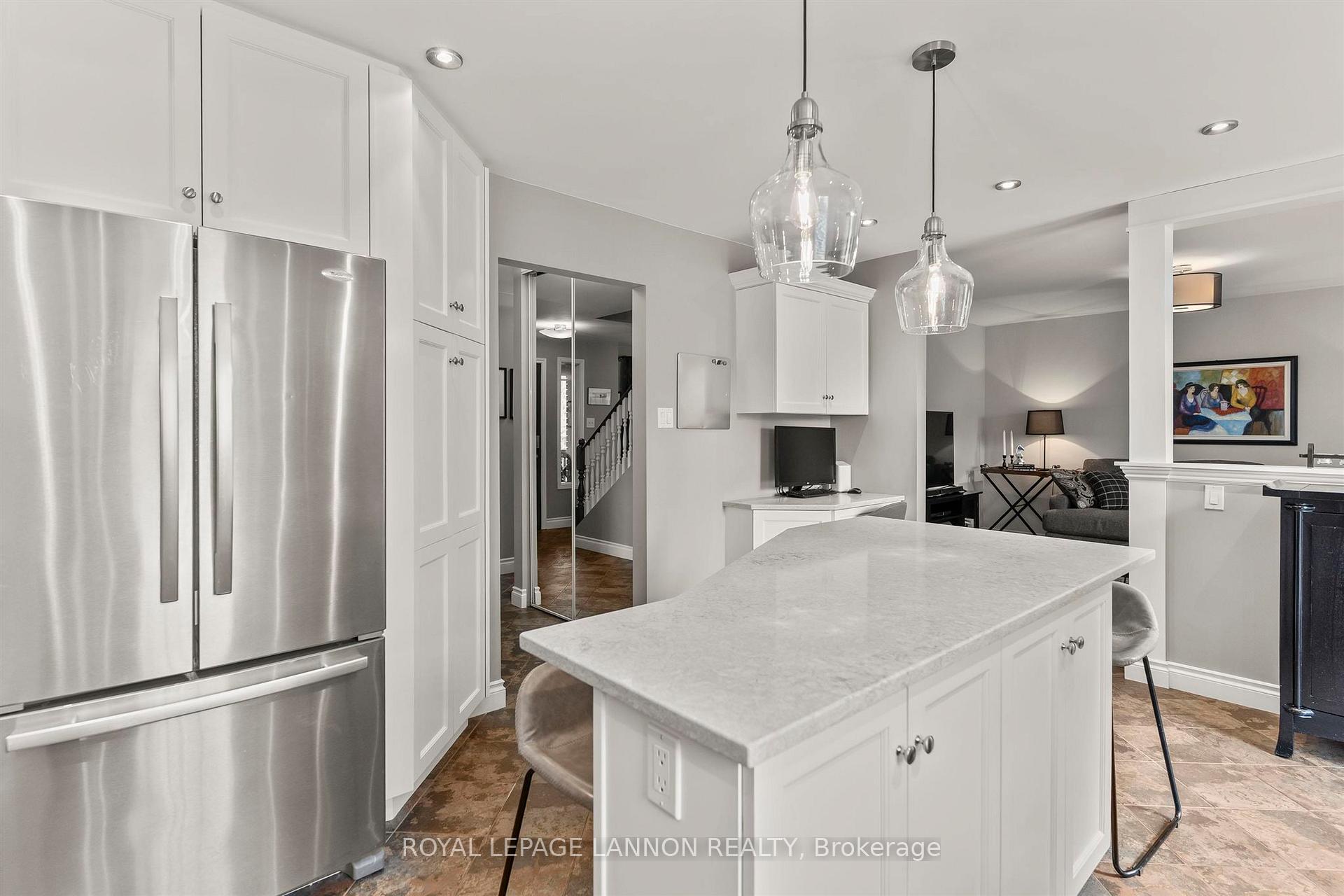 Photo 9 of 146 Iris Crescent, Thunder Bay, Dawson Heights — HOMEH