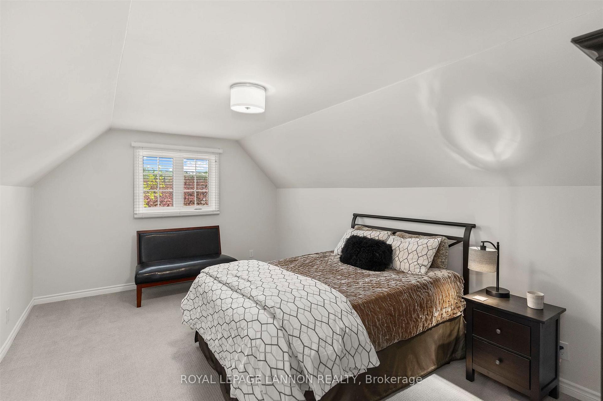 Photo 17 of 146 Iris Crescent, Thunder Bay, Dawson Heights — HOMEH