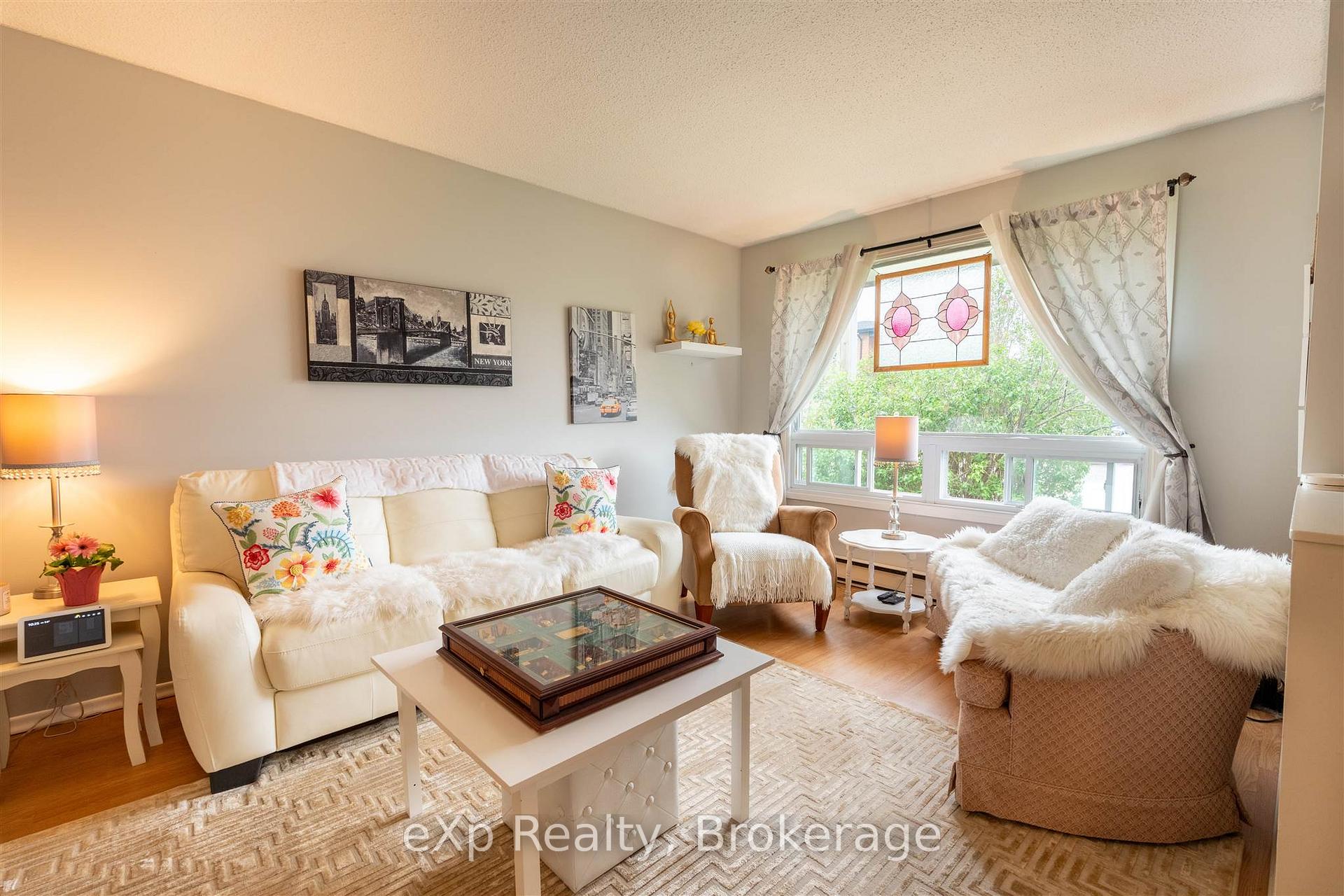 Photo 3 of 187 Brent Street, Thunder Bay, Shuniah — HOMEH