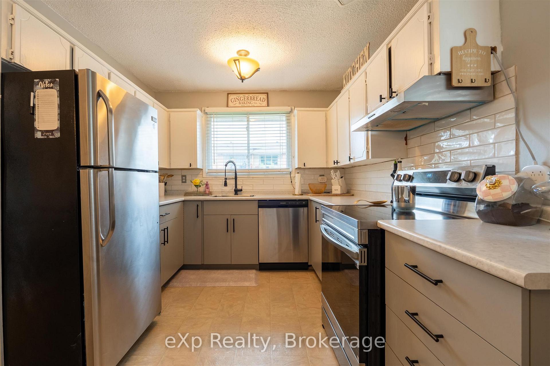 Photo 8 of 187 Brent Street, Thunder Bay, Shuniah — HOMEH