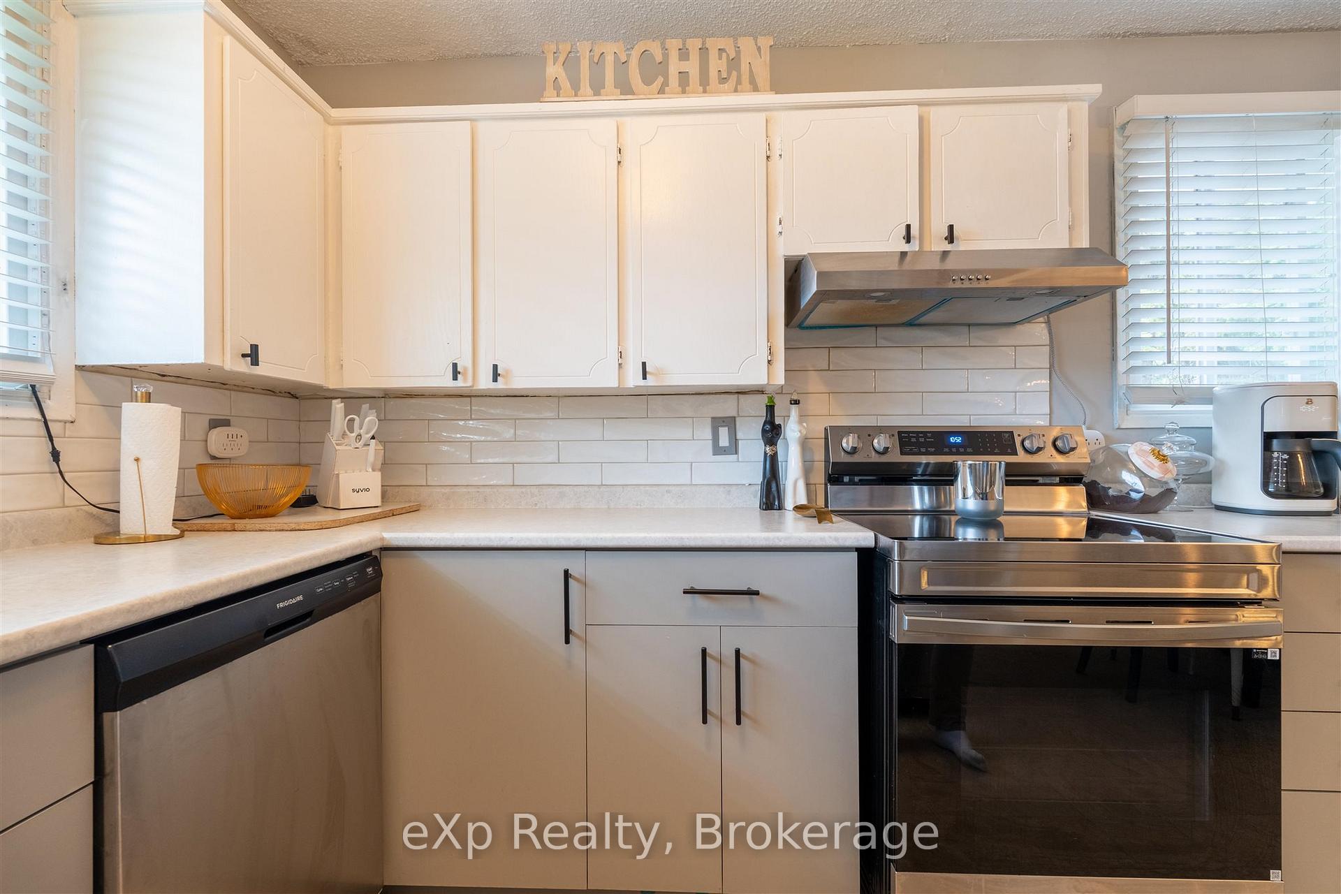 Photo 11 of 187 Brent Street, Thunder Bay, Shuniah — HOMEH