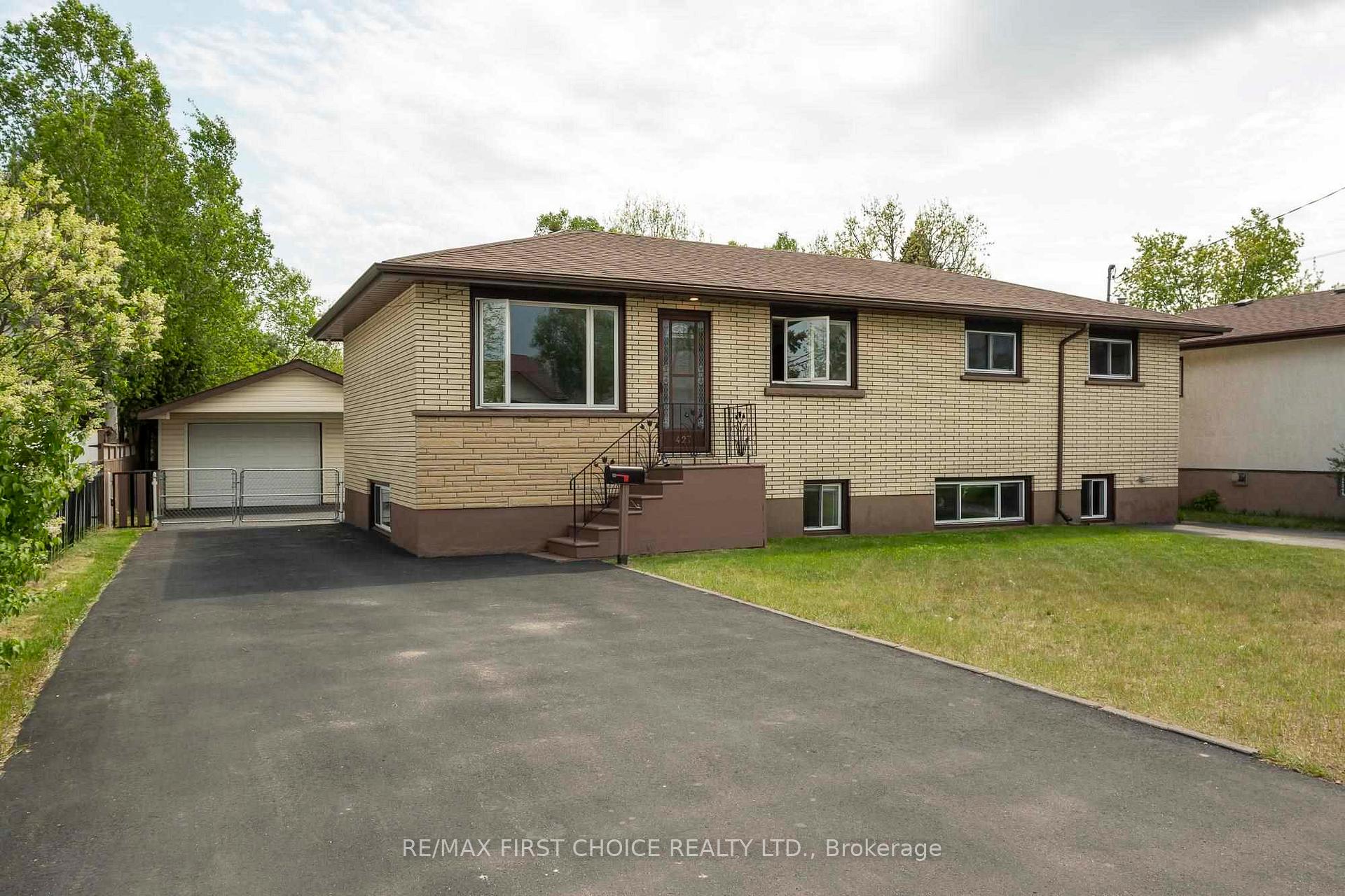 Photo 2 of 427 Adams Street, Thunder Bay, Current River — HOMEH