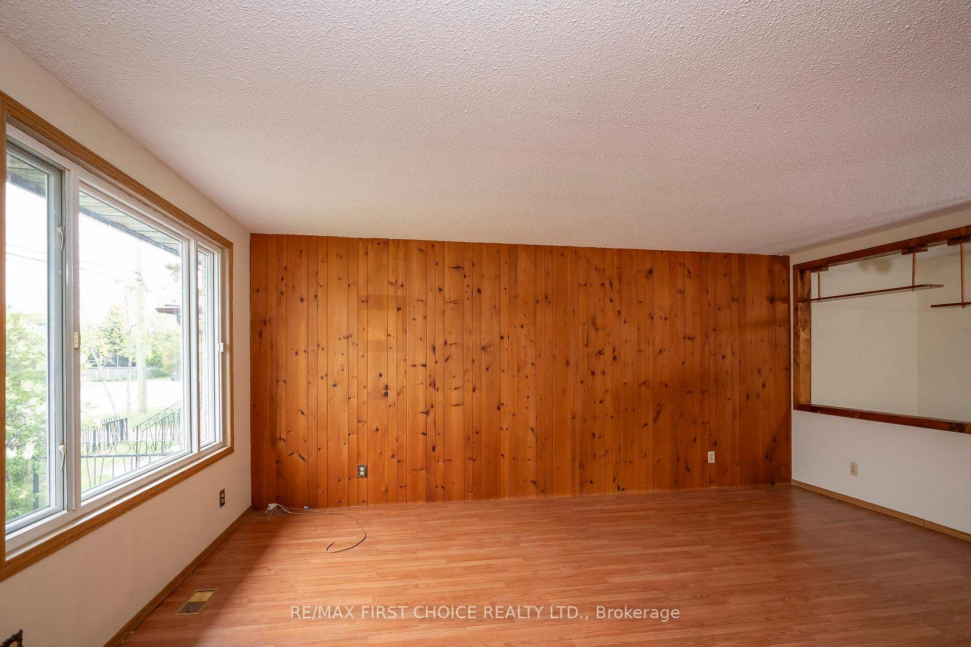Photo 7 of 427 Adams Street, Thunder Bay, Current River — HOMEH