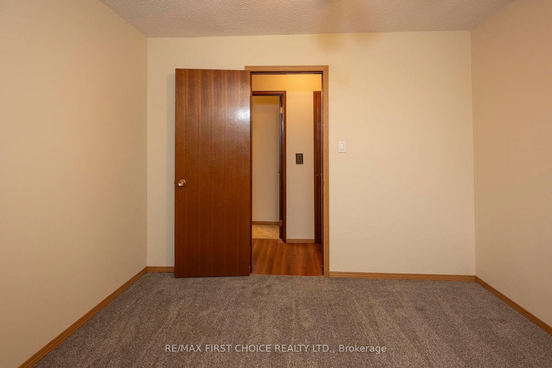 Photo 17 of 427 Adams Street, Thunder Bay, Current River — HOMEH