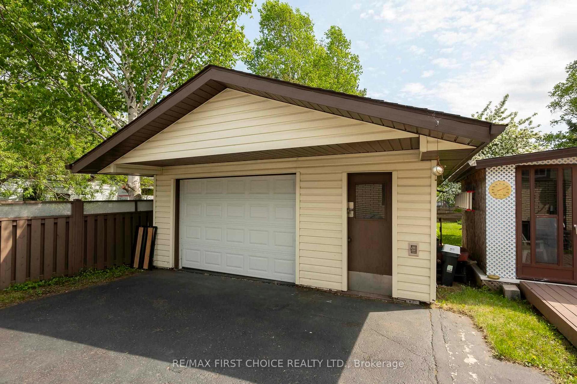 Photo 36 of 427 Adams Street, Thunder Bay, Current River — HOMEH