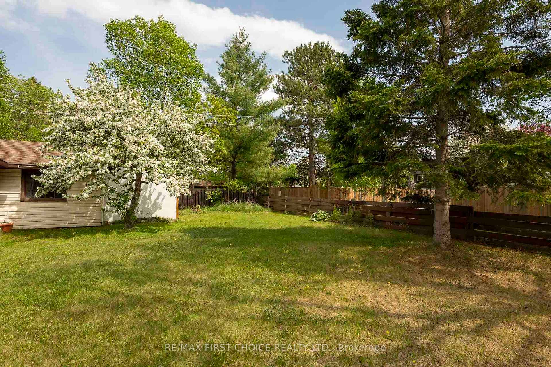 Photo 43 of 427 Adams Street, Thunder Bay, Current River — HOMEH