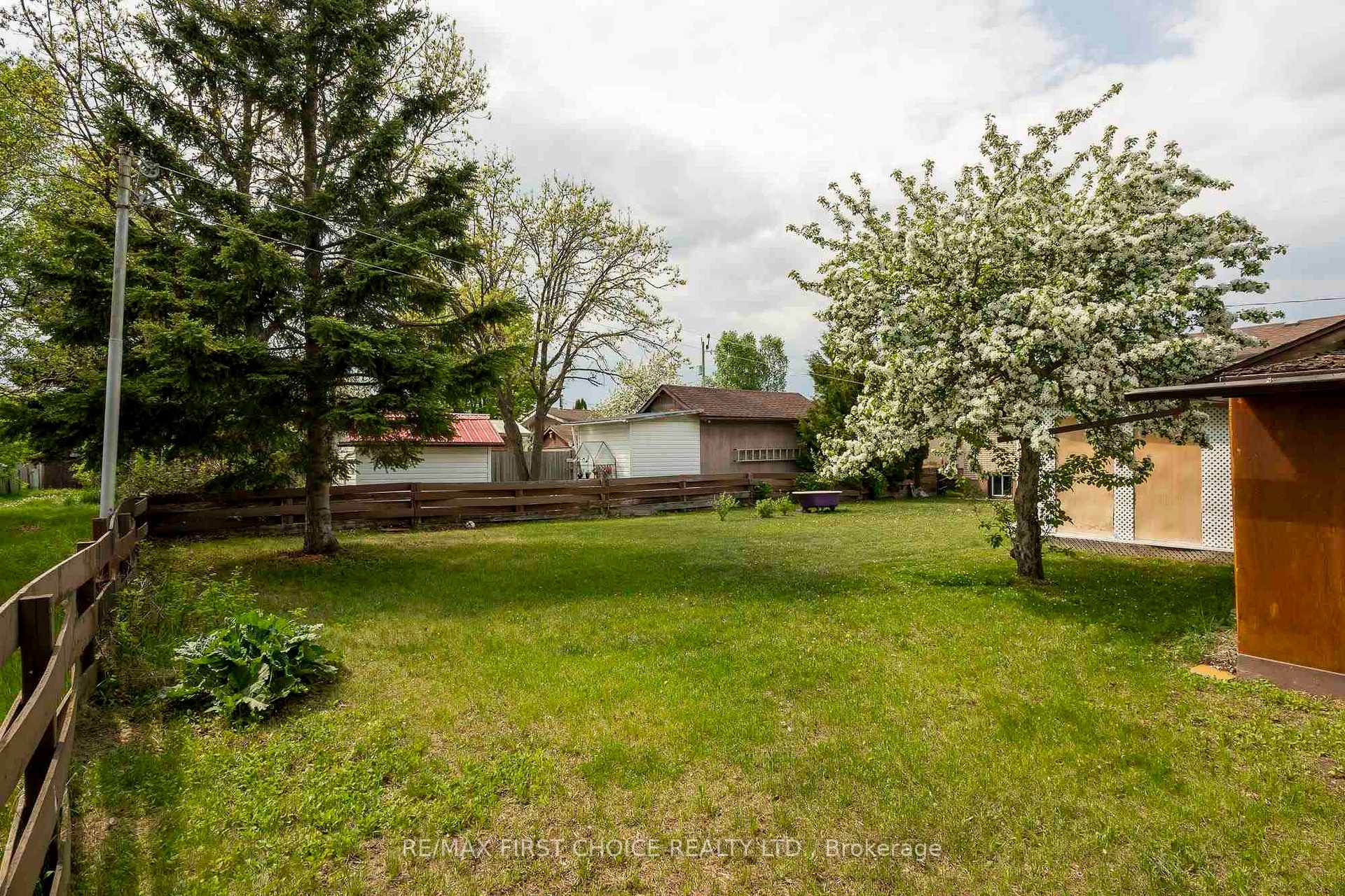 Photo 45 of 427 Adams Street, Thunder Bay, Current River — HOMEH