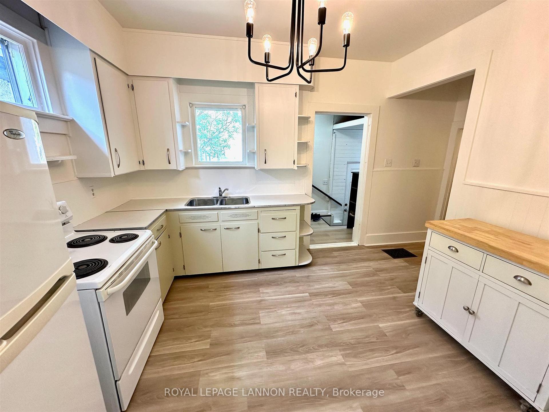 Photo 2 of 254 Algoma Street S, Thunder Bay, Court / Cumberland — HOMEH