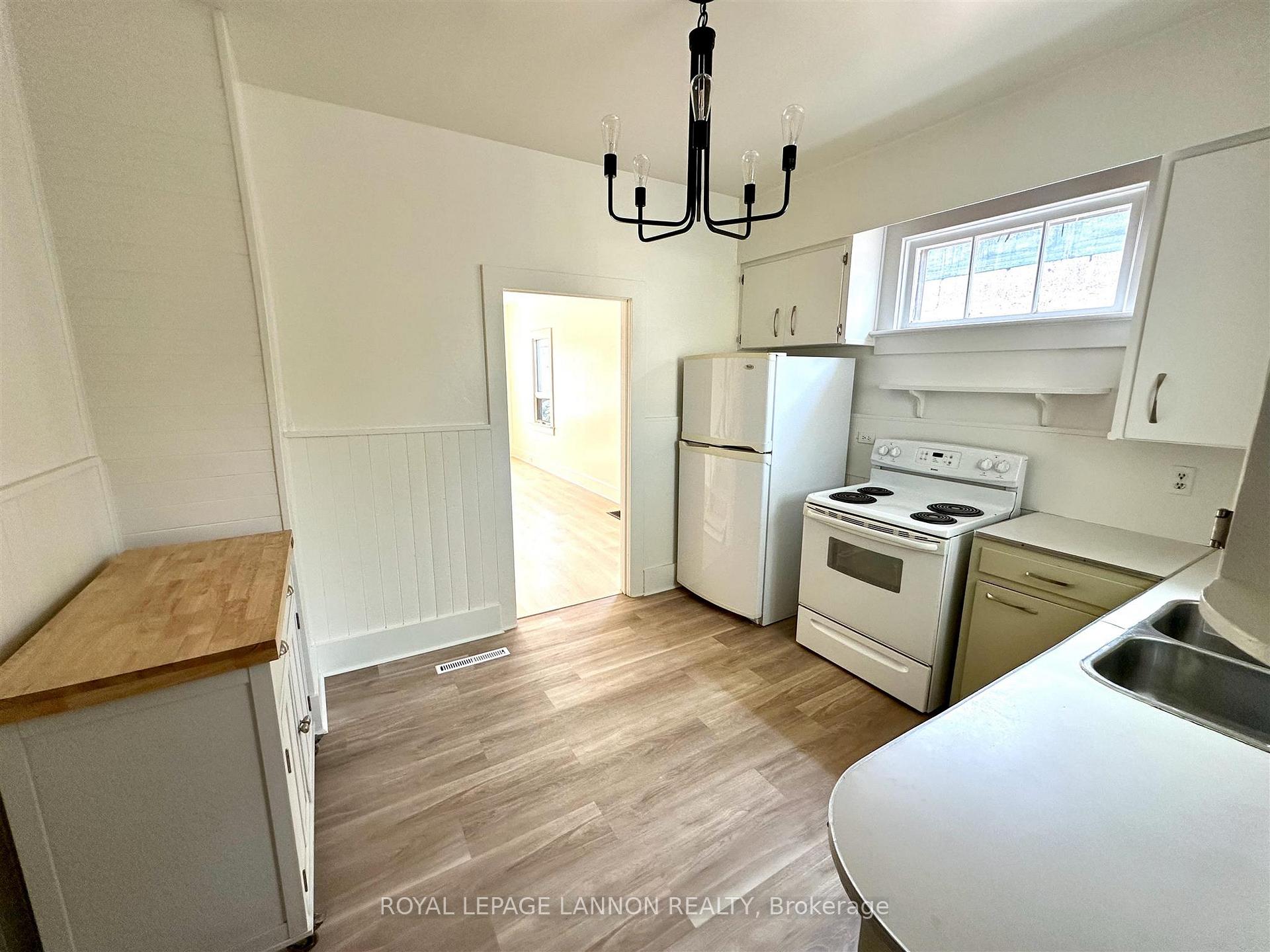Photo 3 of 254 Algoma Street S, Thunder Bay, Court / Cumberland — HOMEH