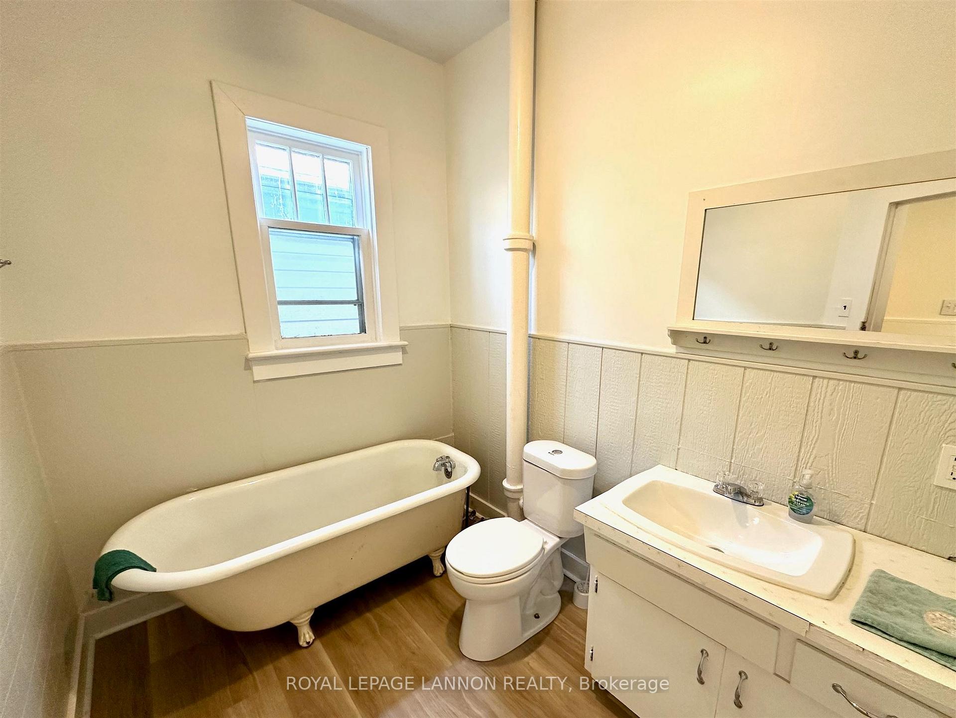 Photo 9 of 254 Algoma Street S, Thunder Bay, Court / Cumberland — HOMEH