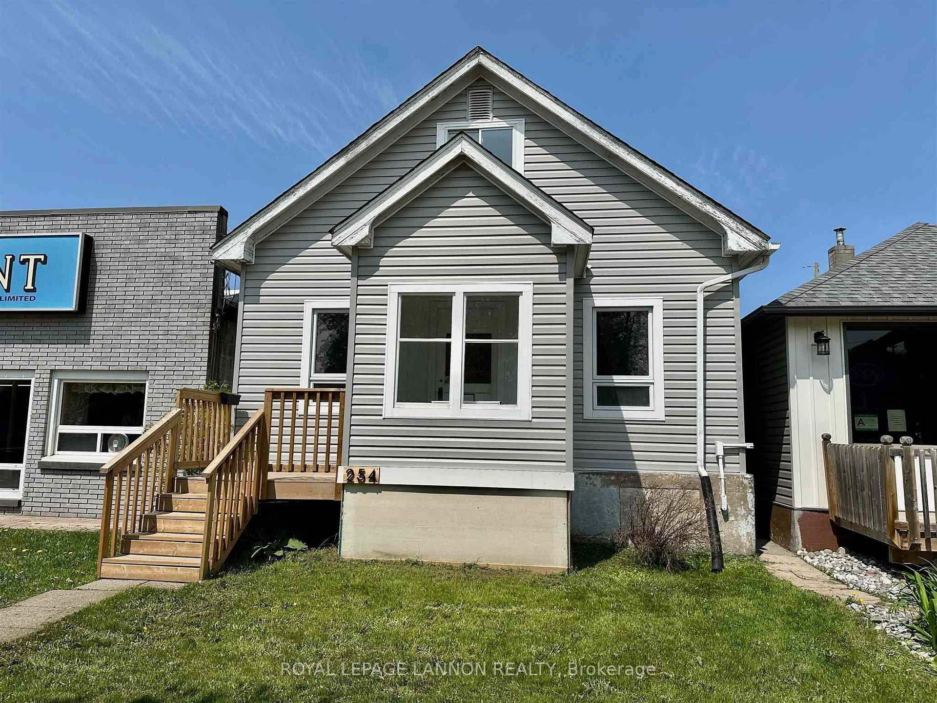 Photo 13 of 254 Algoma Street S, Thunder Bay, Court / Cumberland — HOMEH