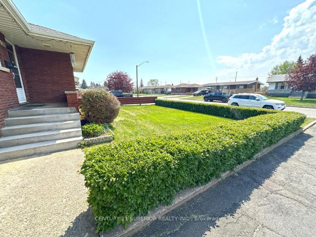 Photo 4 of 139 Gordon Street, Thunder Bay, Green Acres — HOMEH