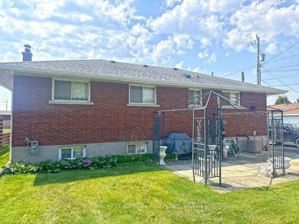 Photo 6 of 139 Gordon Street, Thunder Bay, Green Acres — HOMEH