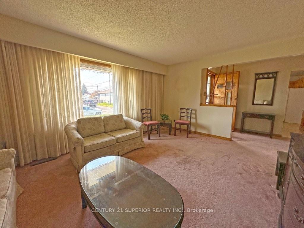 Photo 10 of 139 Gordon Street, Thunder Bay, Green Acres — HOMEH