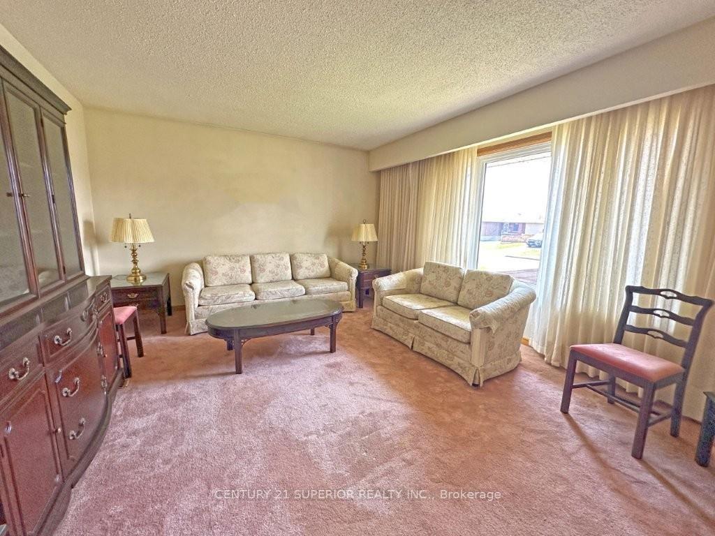 Photo 11 of 139 Gordon Street, Thunder Bay, Green Acres — HOMEH