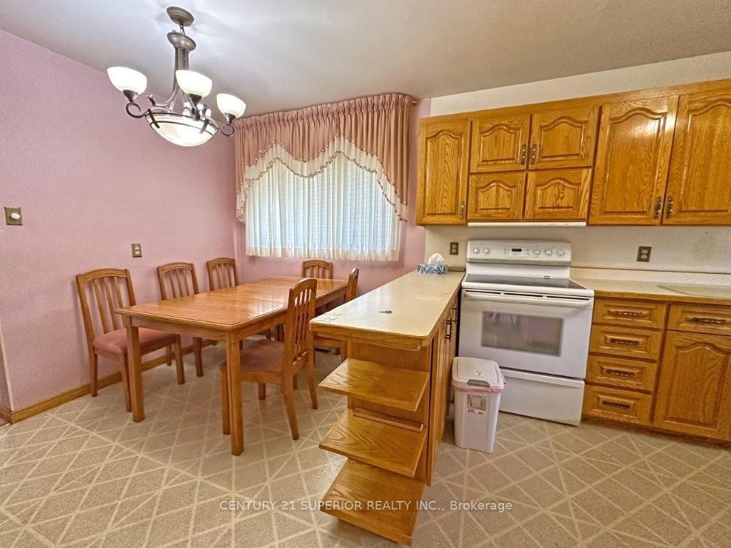 Photo 14 of 139 Gordon Street, Thunder Bay, Green Acres — HOMEH
