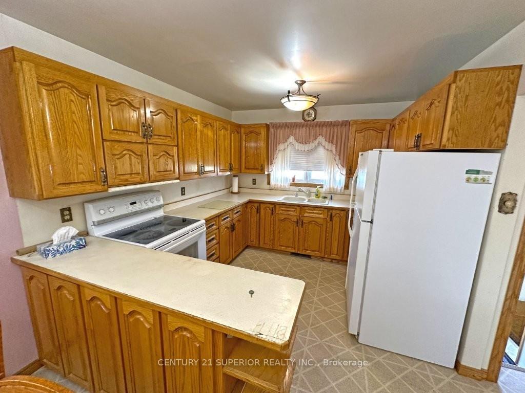 Photo 16 of 139 Gordon Street, Thunder Bay, Green Acres — HOMEH