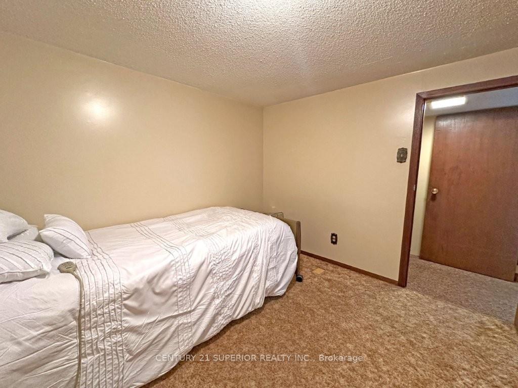 Photo 32 of 139 Gordon Street, Thunder Bay, Green Acres — HOMEH