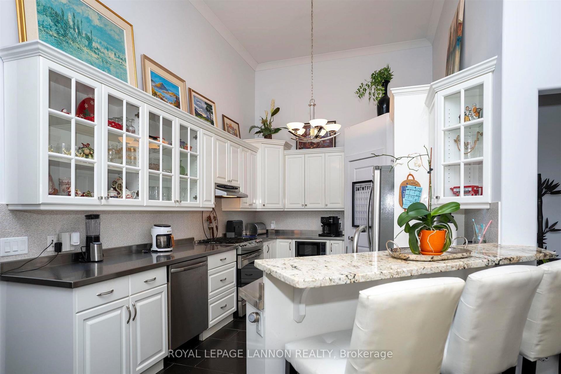 Photo 8 of 723 Weiler Boulevard, Thunder Bay, Parkdale — HOMEH
