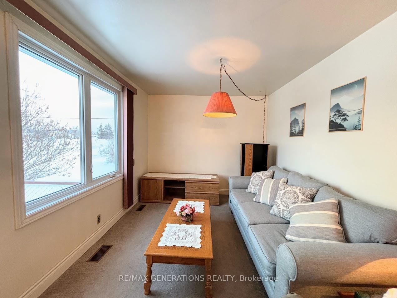 Photo 3 of 18 Ohsweken Road, Manitouwadge — HOMEH