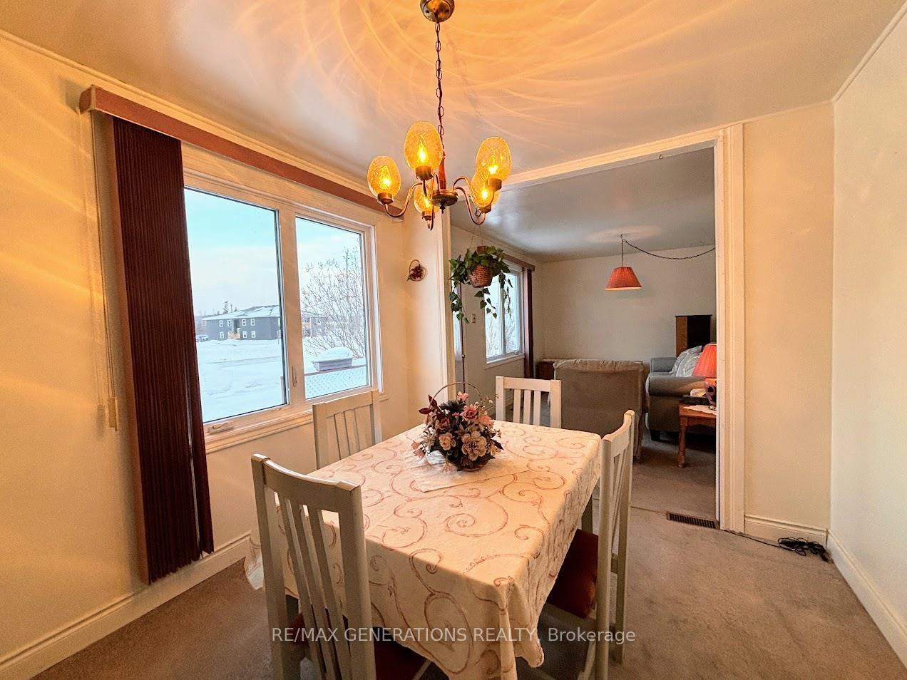 Photo 5 of 18 Ohsweken Road, Manitouwadge — HOMEH