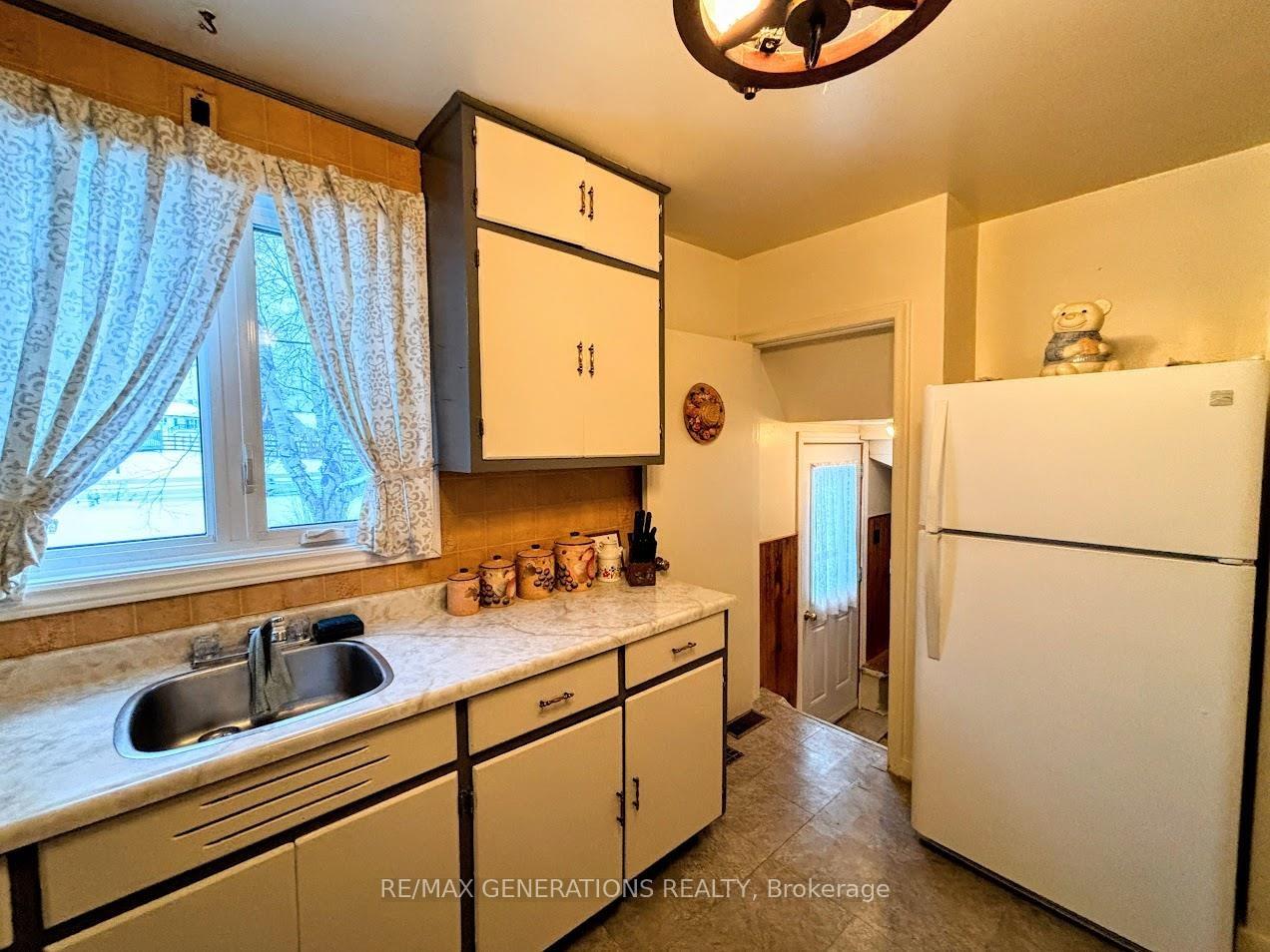 Photo 8 of 18 Ohsweken Road, Manitouwadge — HOMEH