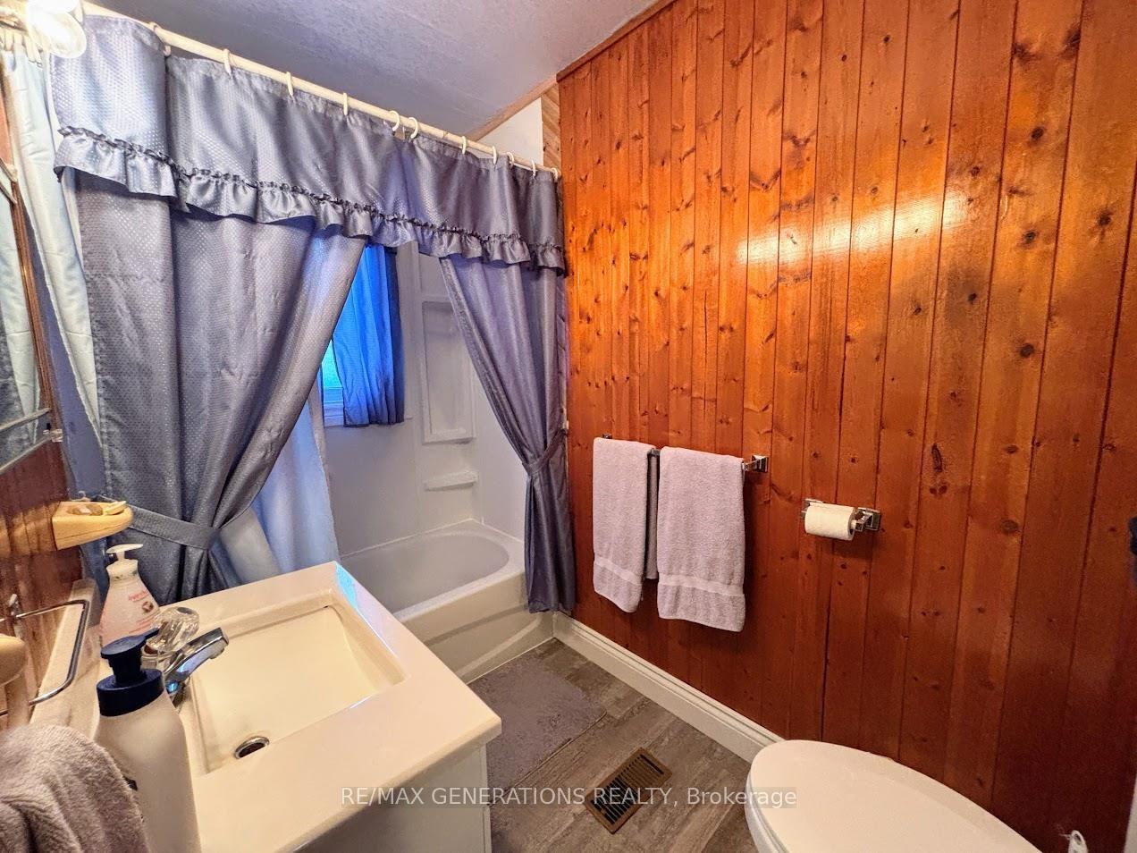 Photo 11 of 18 Ohsweken Road, Manitouwadge — HOMEH